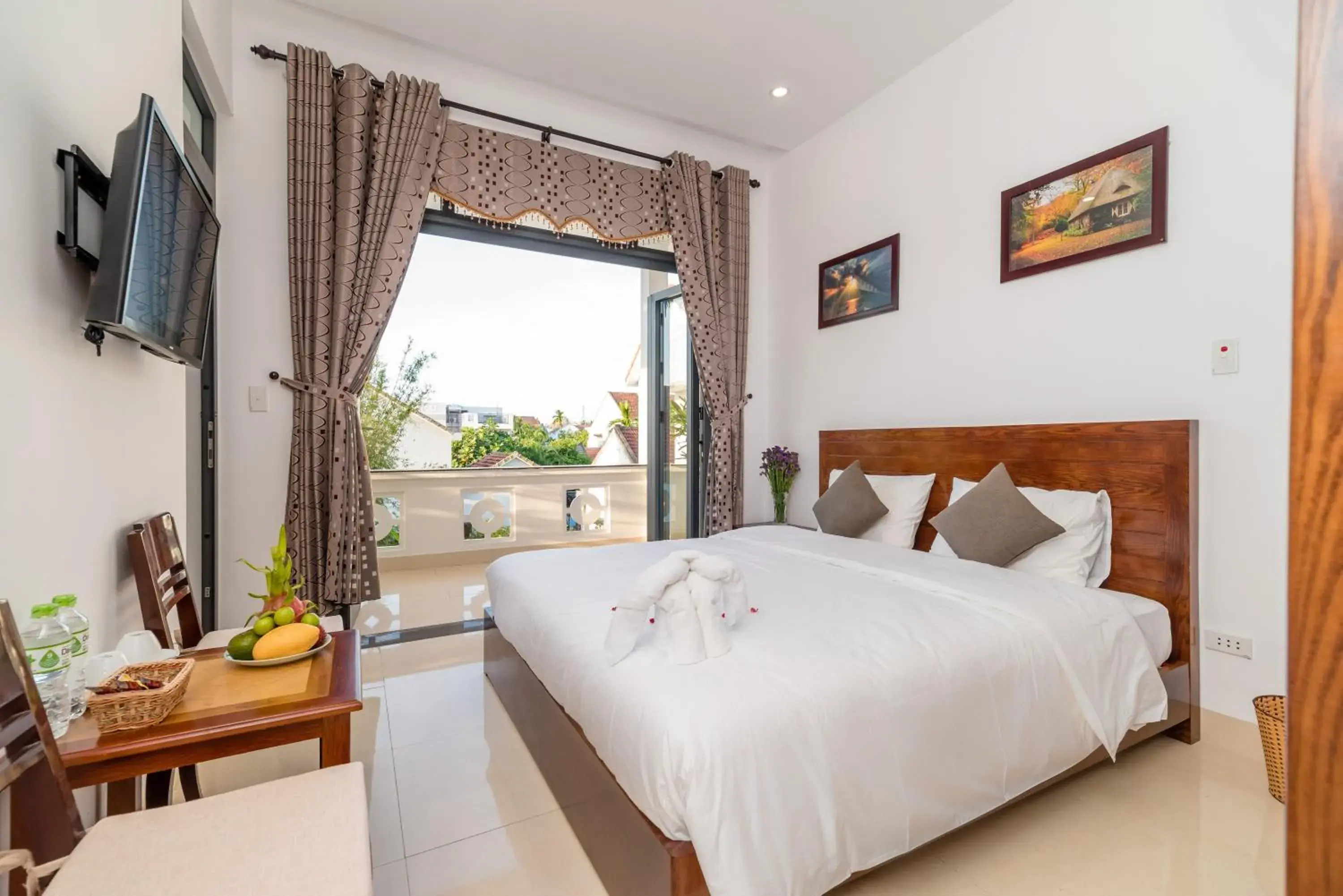 Family Room with Balcony in Hanh Nhung Villa Family Room with Balcony in Hanh Nhung Villa