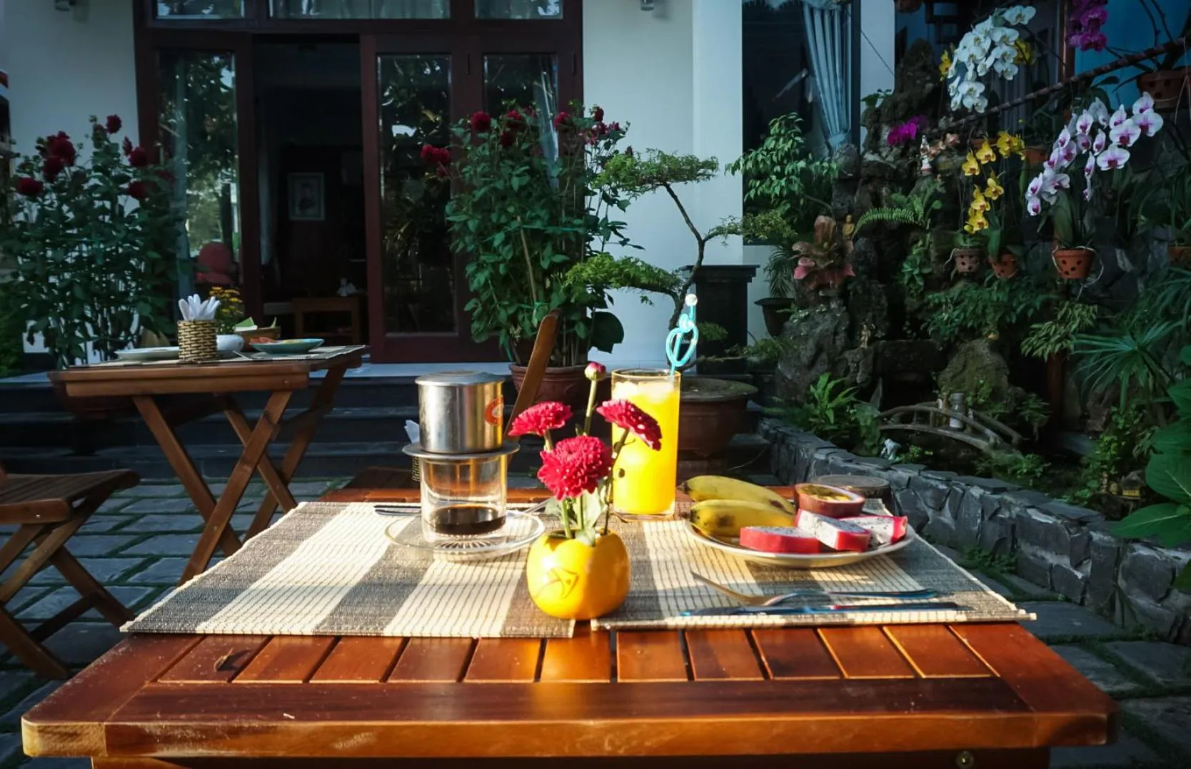 Continental breakfast in Hanh Nhung Villa
