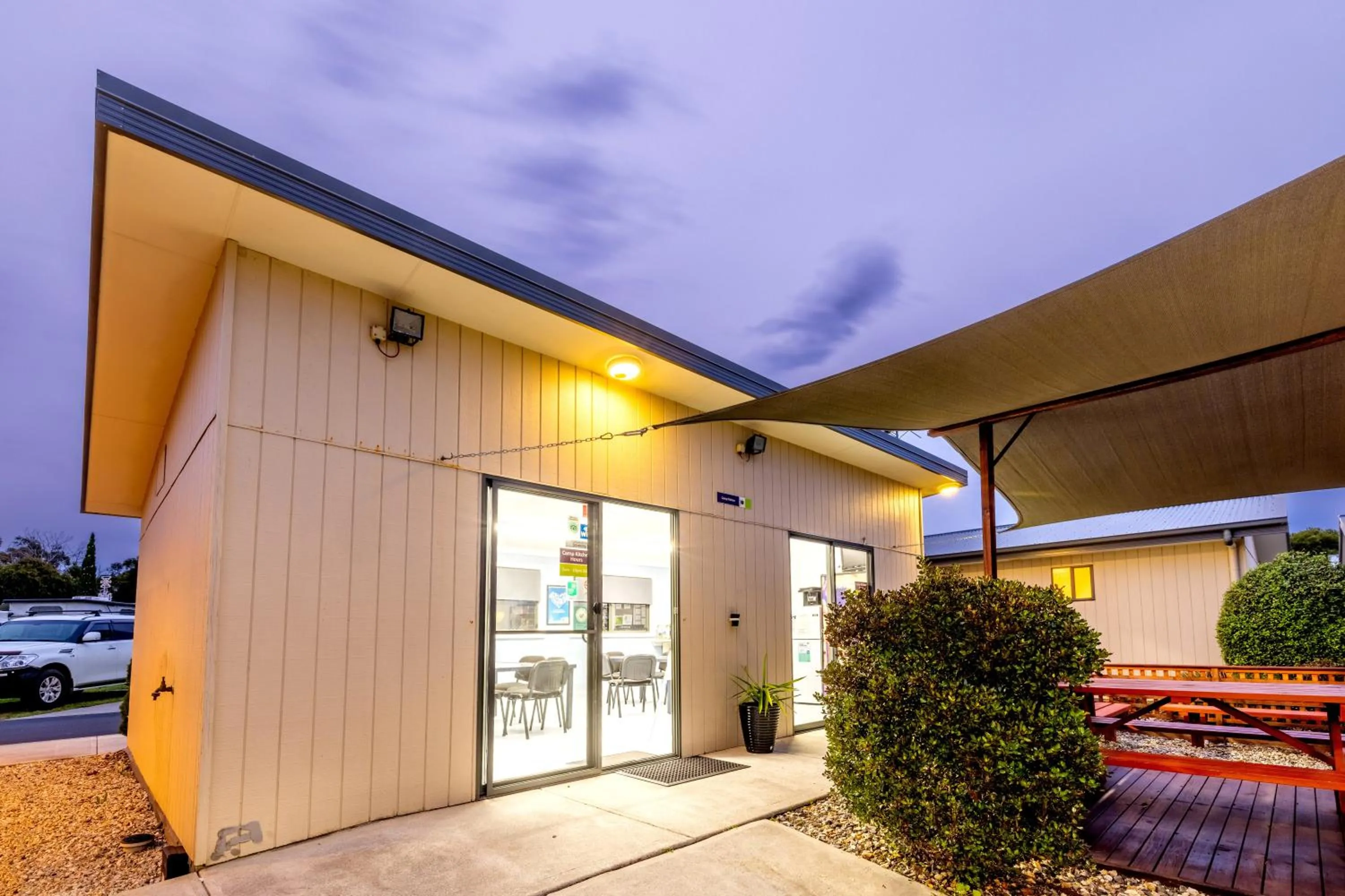 Communal kitchen in BIG4 Hobart Airport Tourist Park