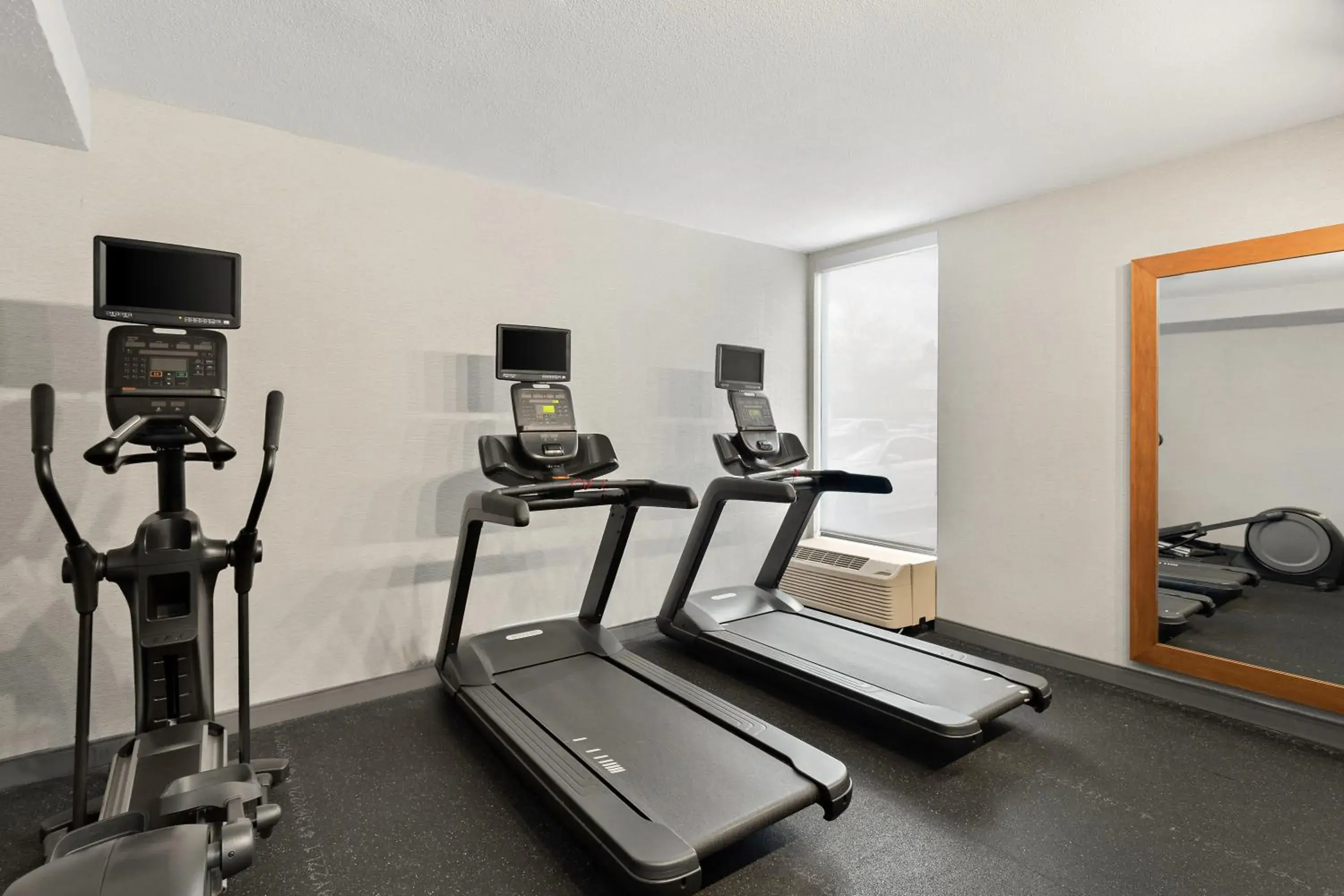 Fitness centre/facilities in Hampton Inn Bridgeport/Clarksburg Fitness centre/facilities in Hampton Inn Bridgeport/Clarksburg