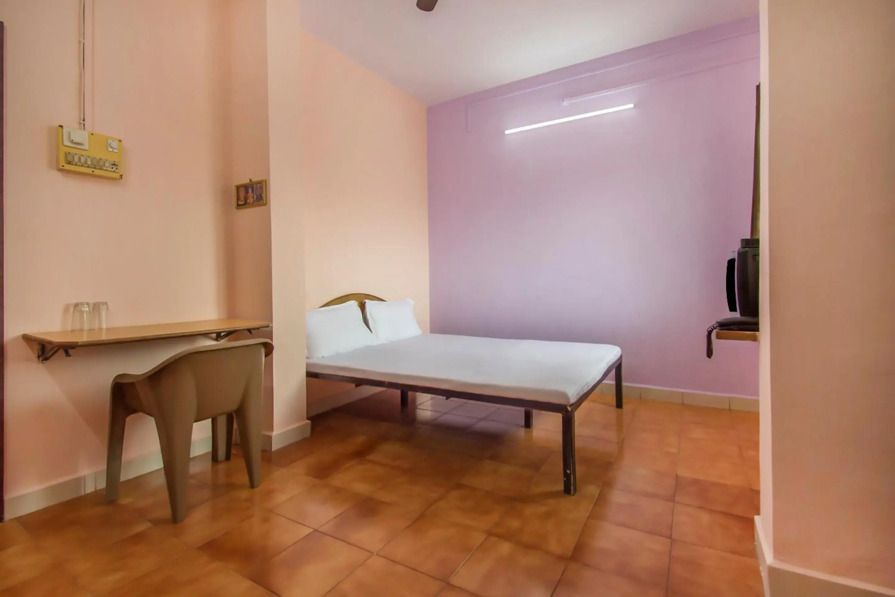 Standard Double Room with Fan in Aasra Lodge Standard Double Room with Fan in Aasra Lodge