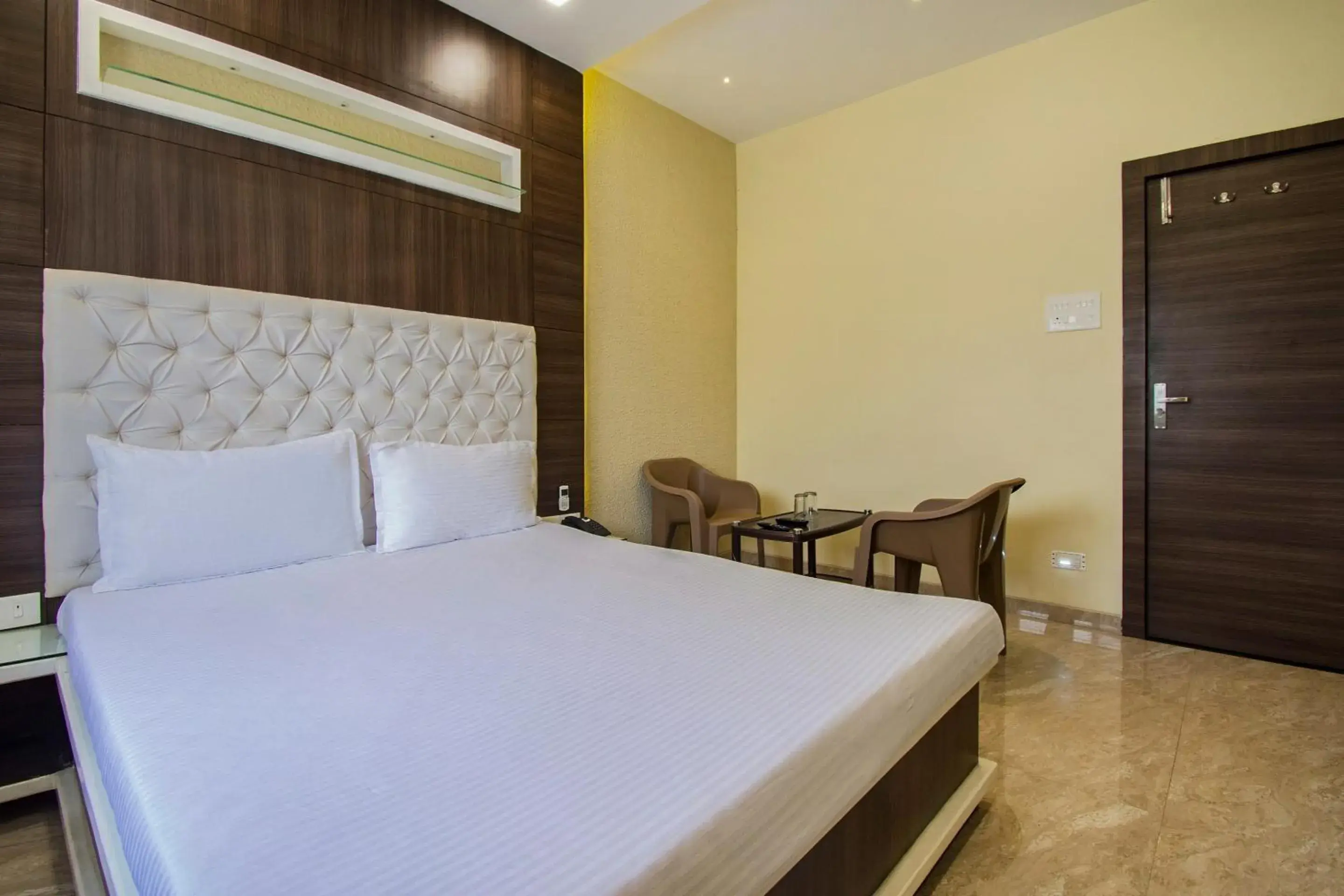 Bedroom in Aasra Lodge Bedroom in Aasra Lodge