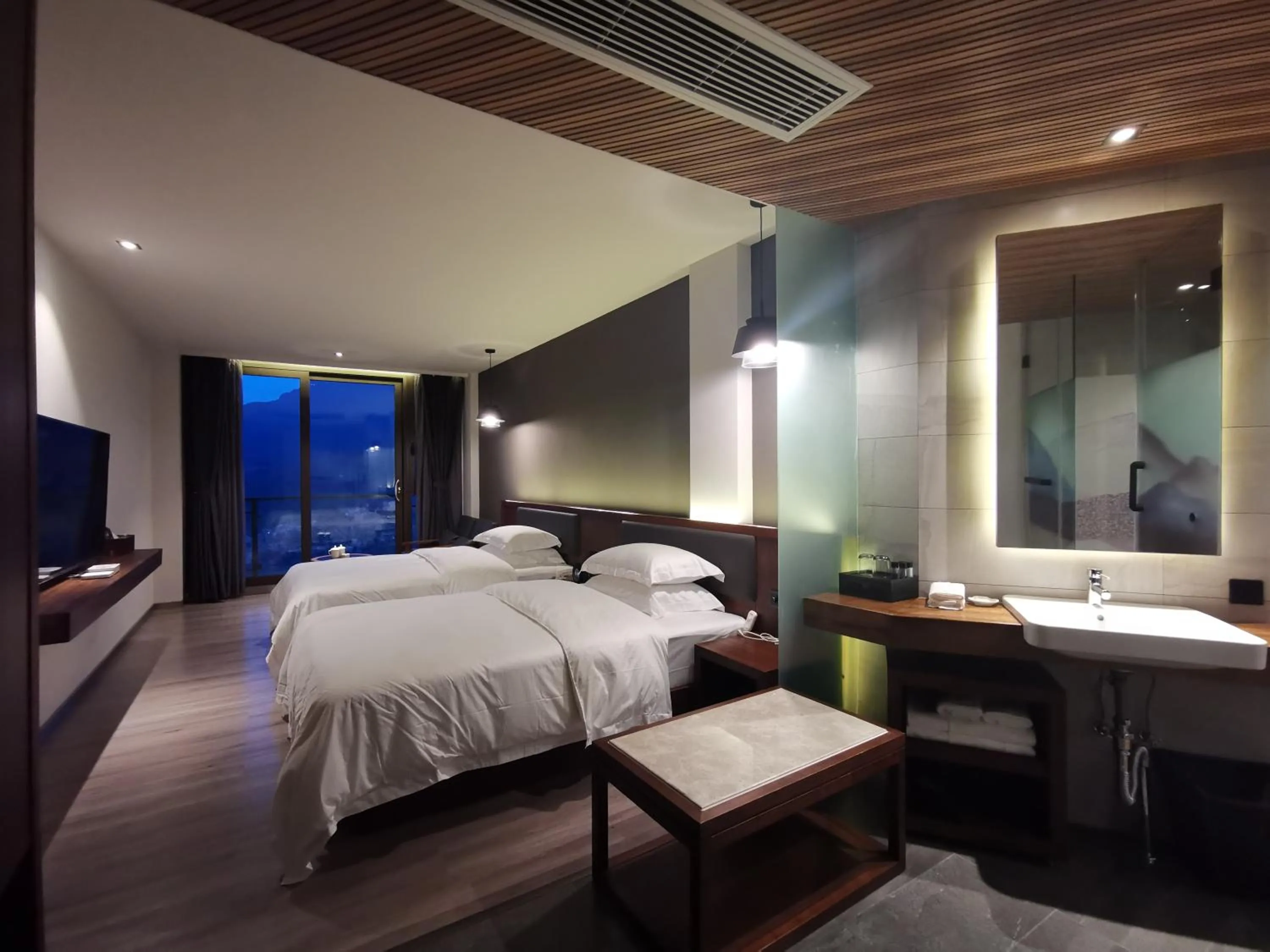 Photo of the whole room in Beyond The Cloud