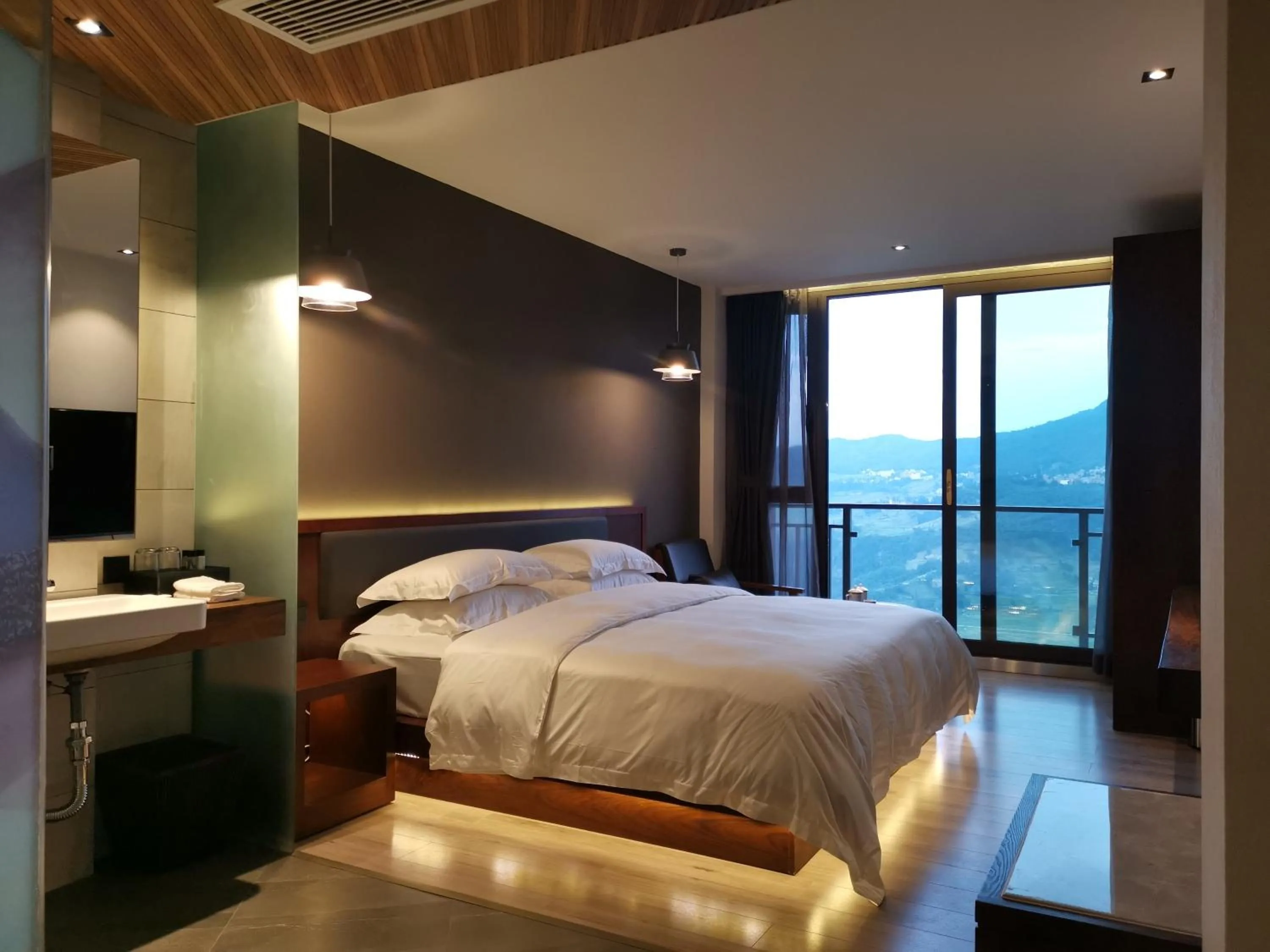 Photo of the whole room in Beyond The Cloud