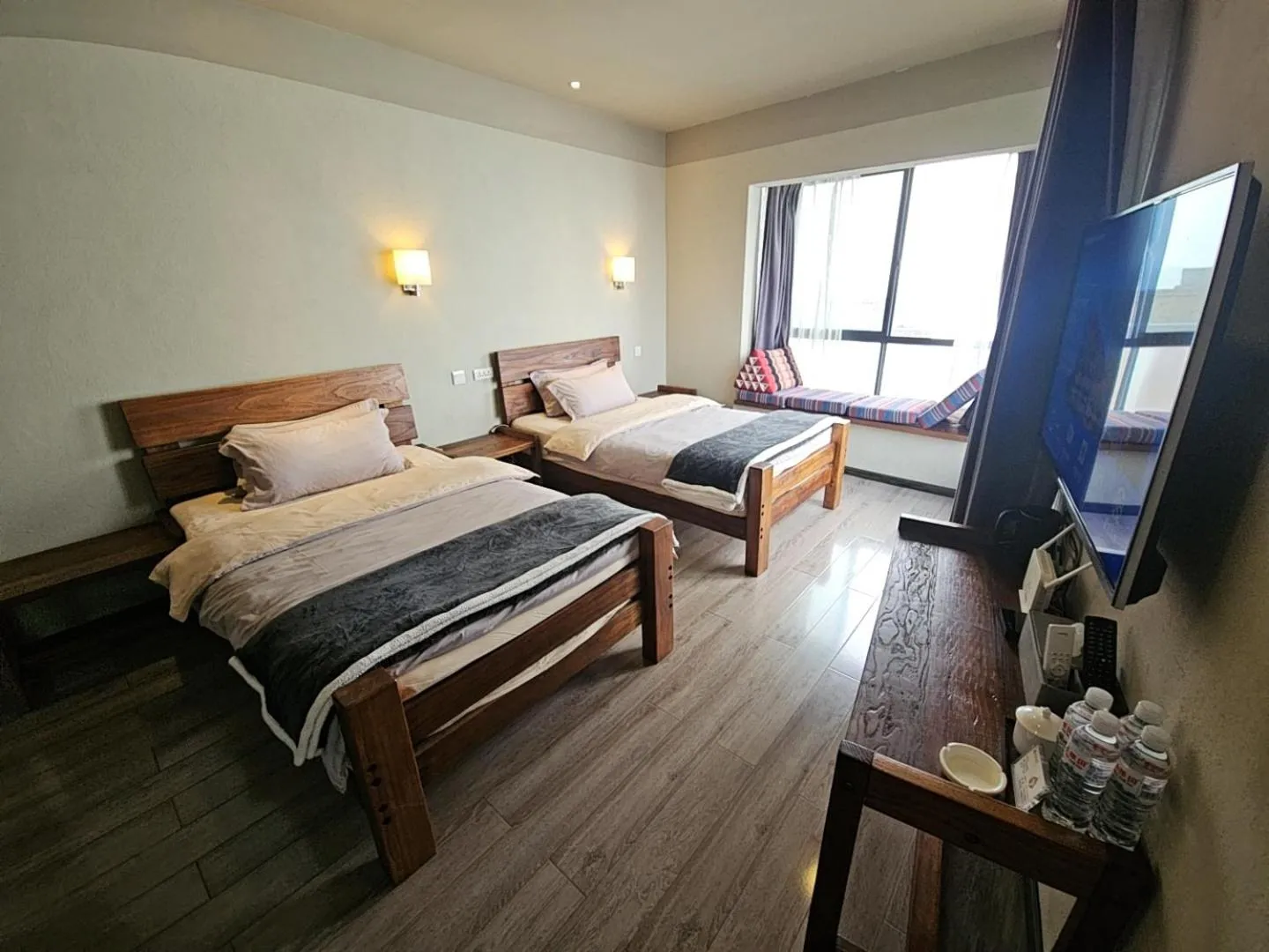 Photo of the whole room in Beyond The Cloud