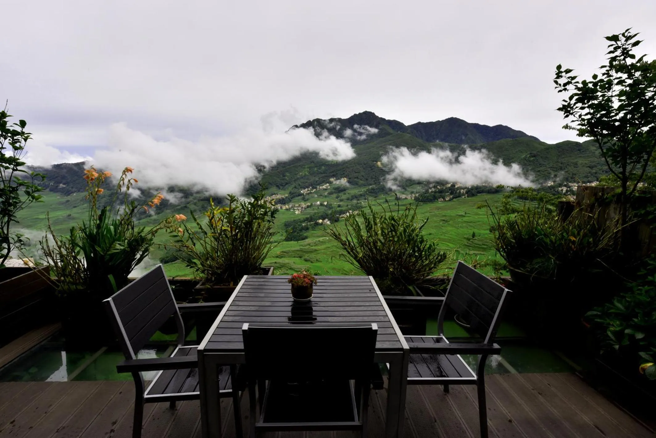 Inner courtyard view in Beyond The Cloud