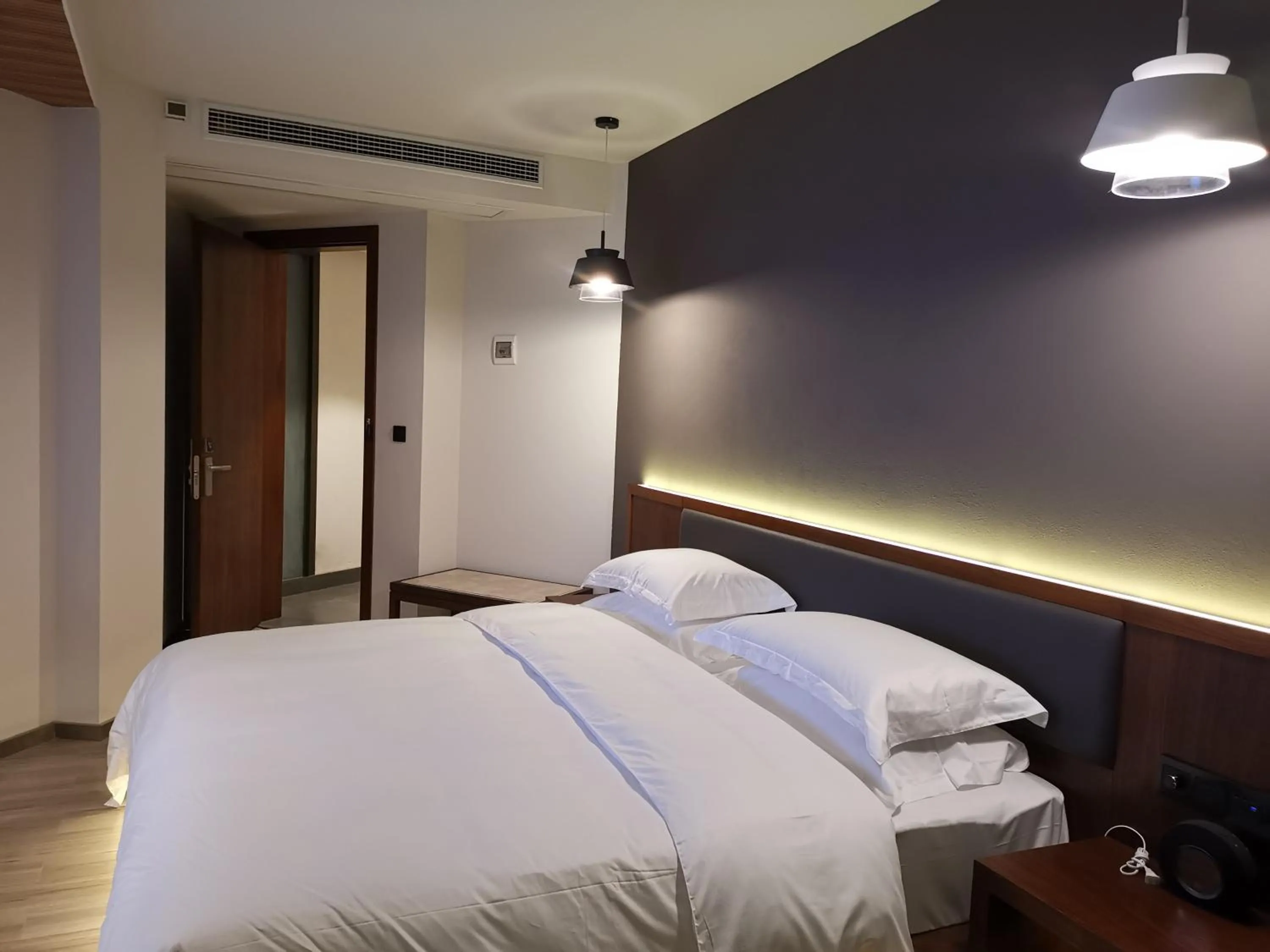 Photo of the whole room in Beyond The Cloud