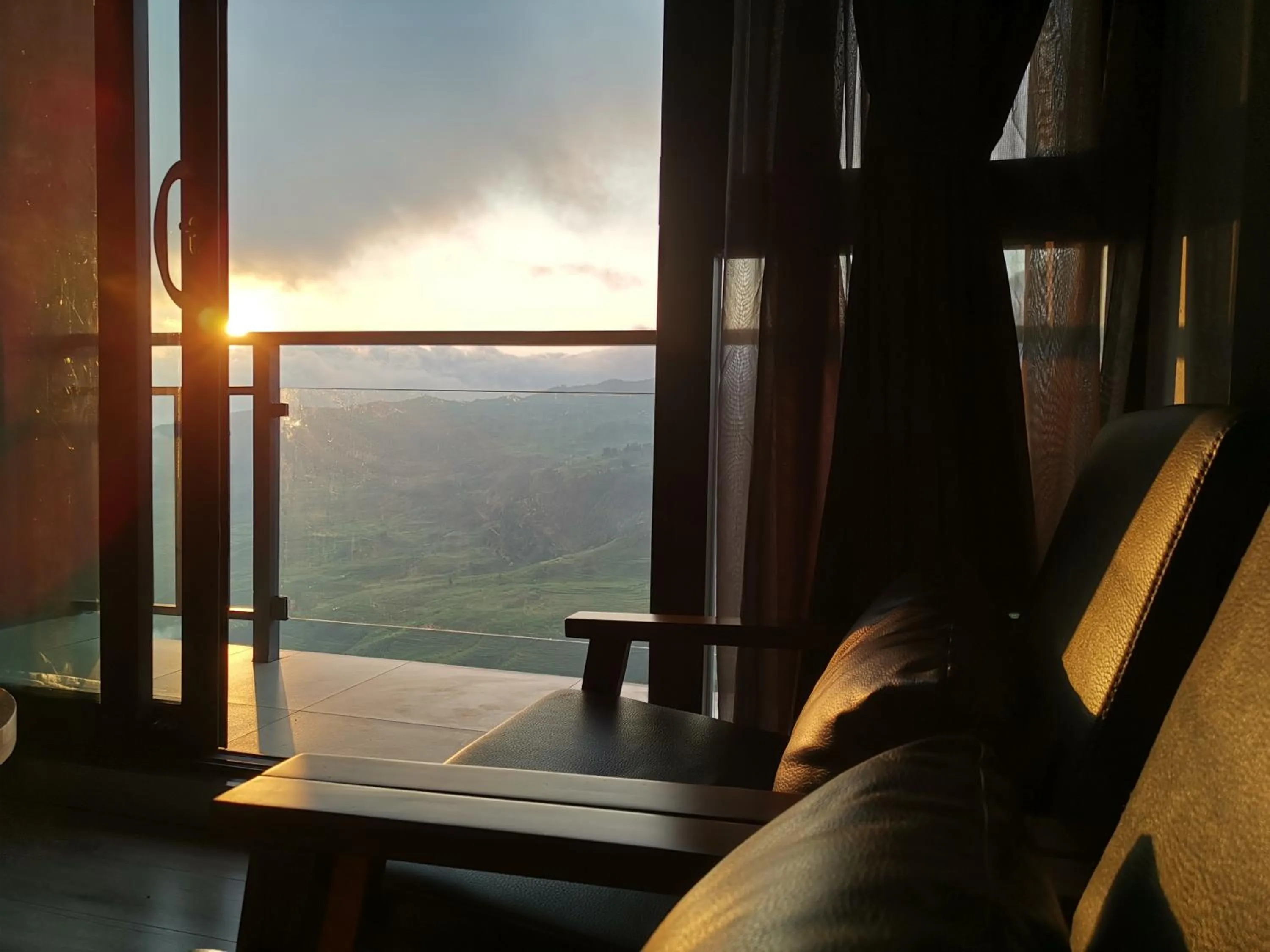 Sunrise in Beyond The Cloud