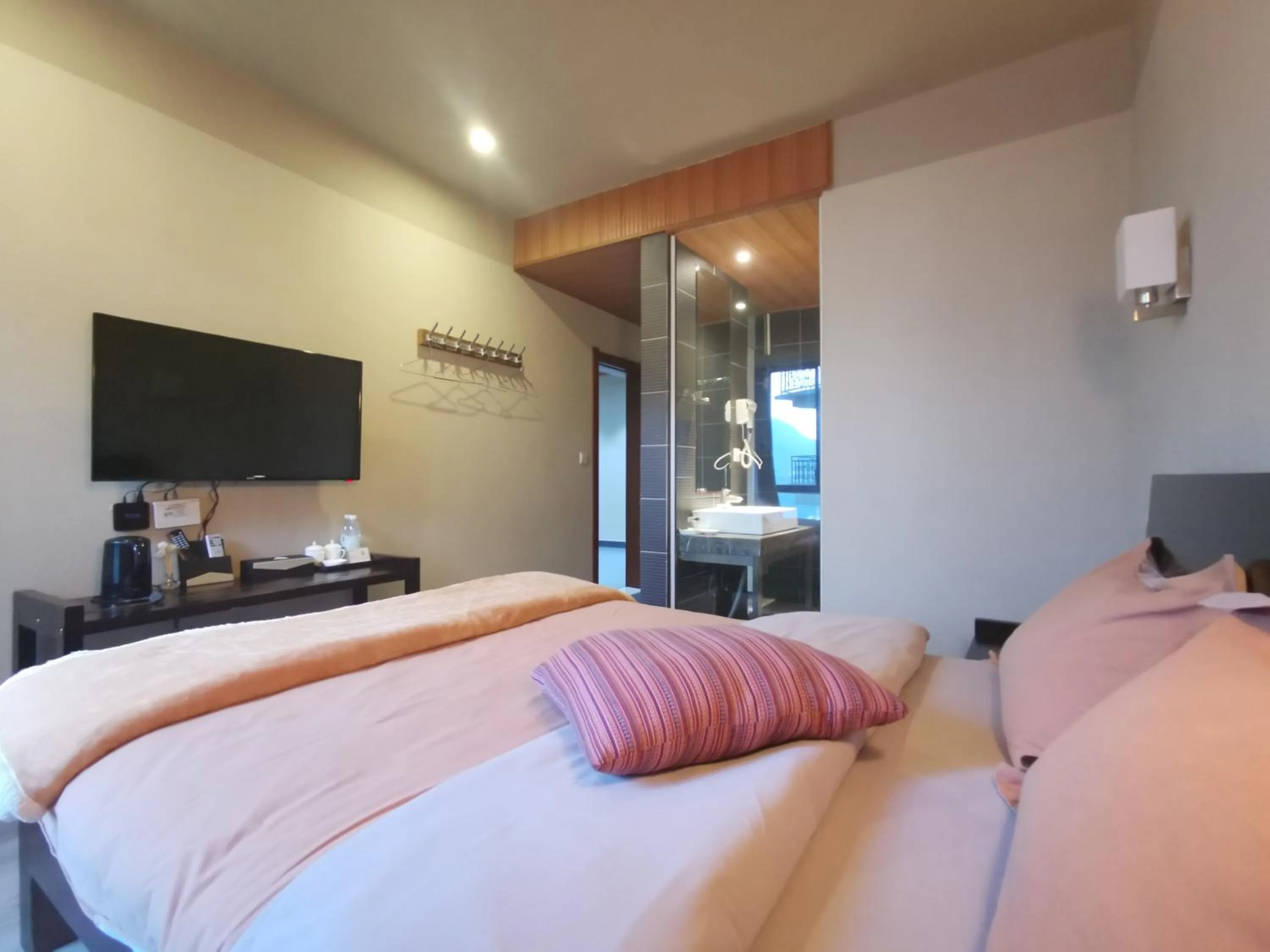 Photo of the whole room in Beyond The Cloud