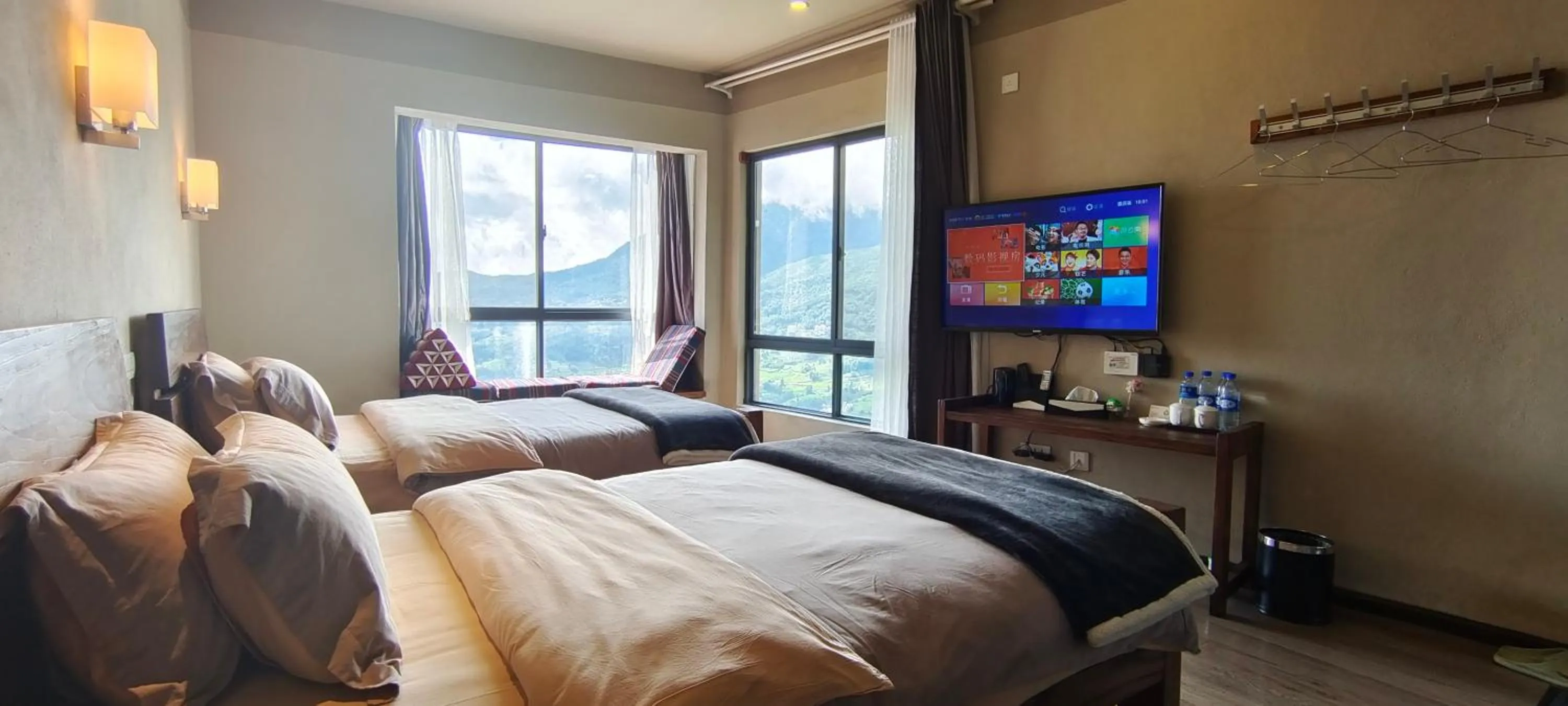 Photo of the whole room in Beyond The Cloud