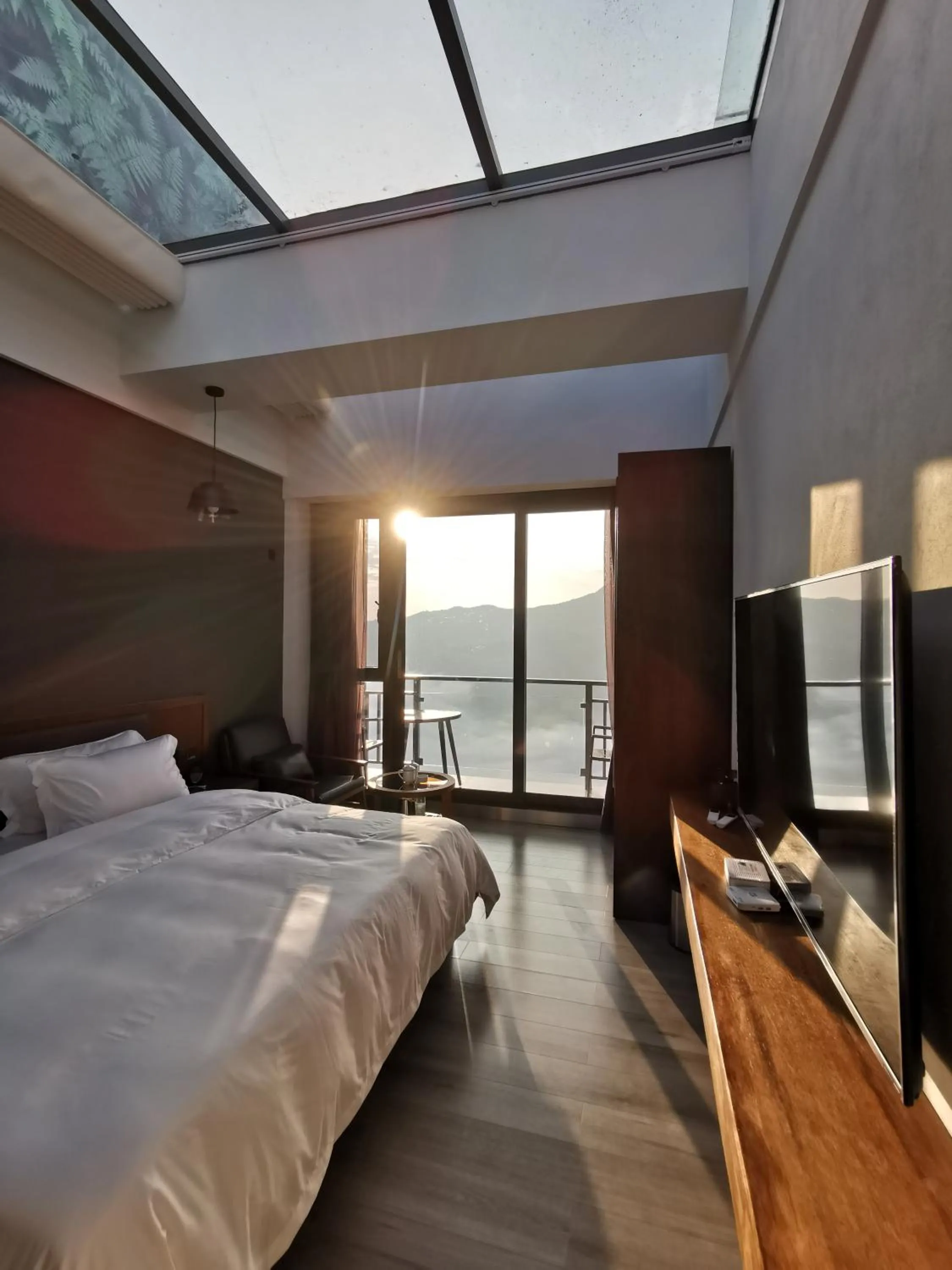 Photo of the whole room in Beyond The Cloud