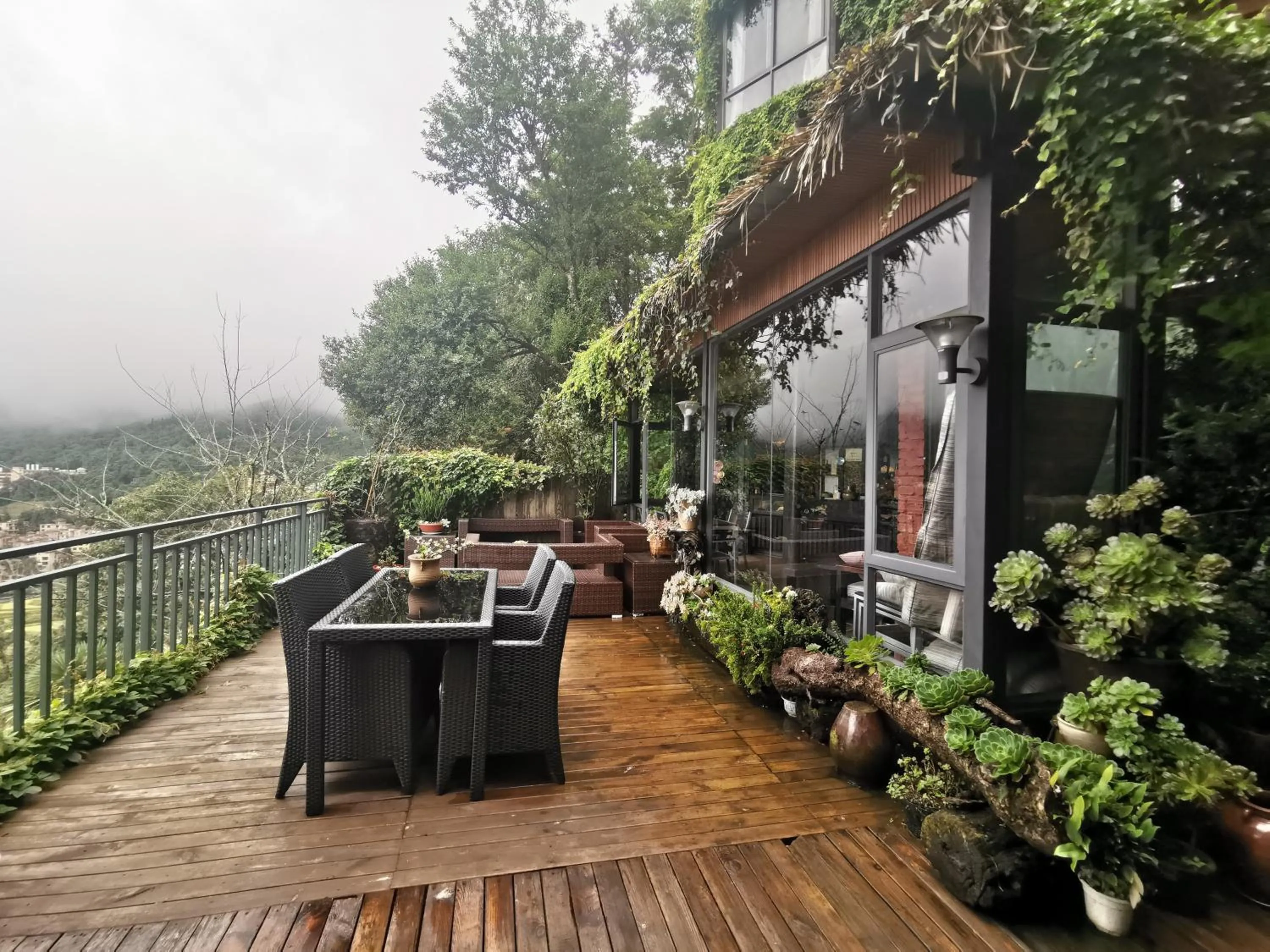 Inner courtyard view in Beyond The Cloud