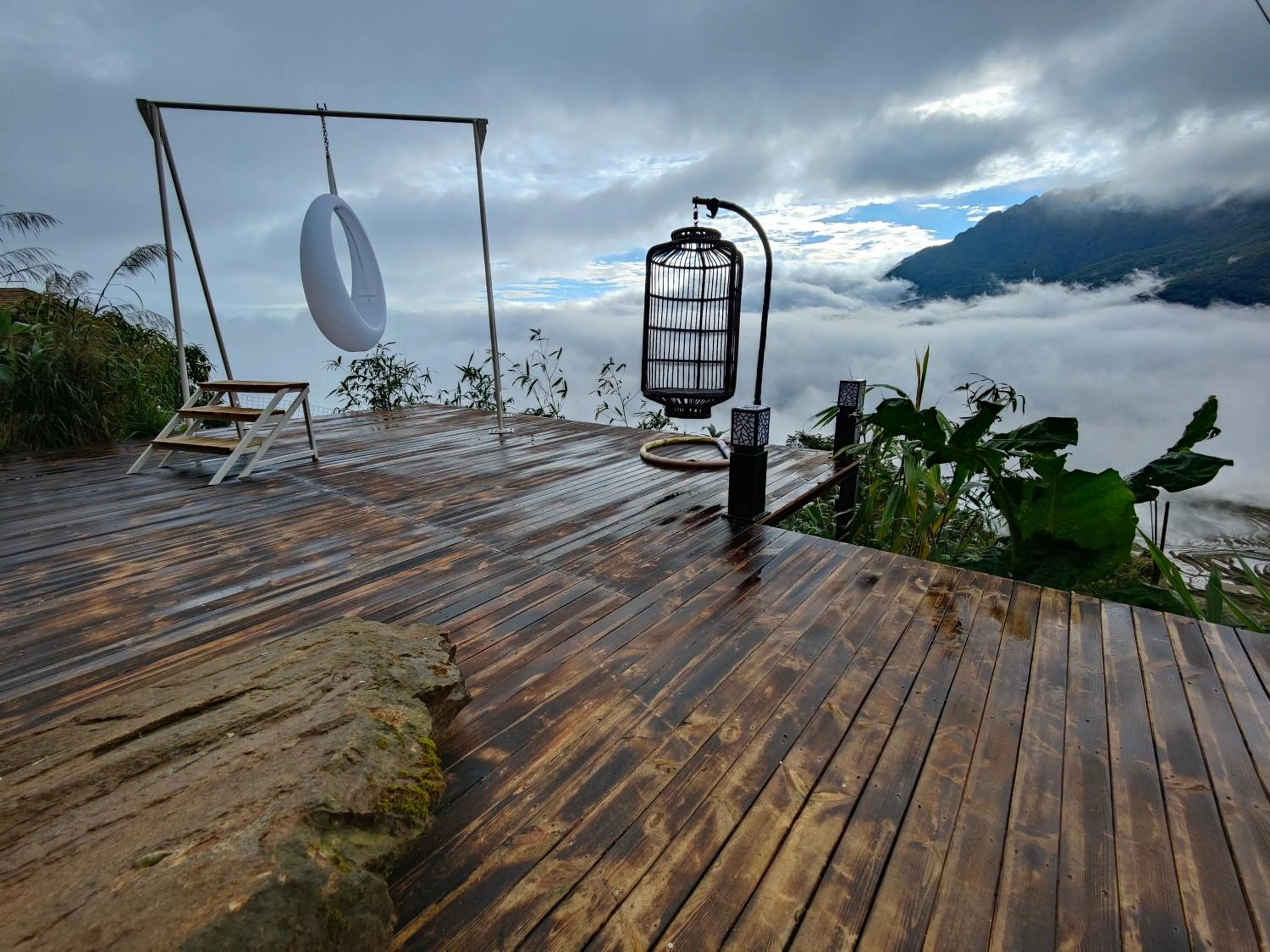 Inner courtyard view in Beyond The Cloud