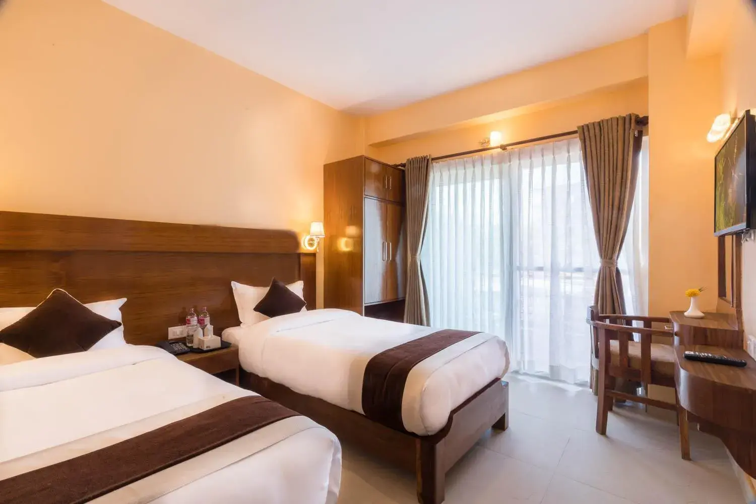 Photo of the whole room, Bed in Hotel Lake Shore Photo of the whole room, Bed in Hotel Lake Shore