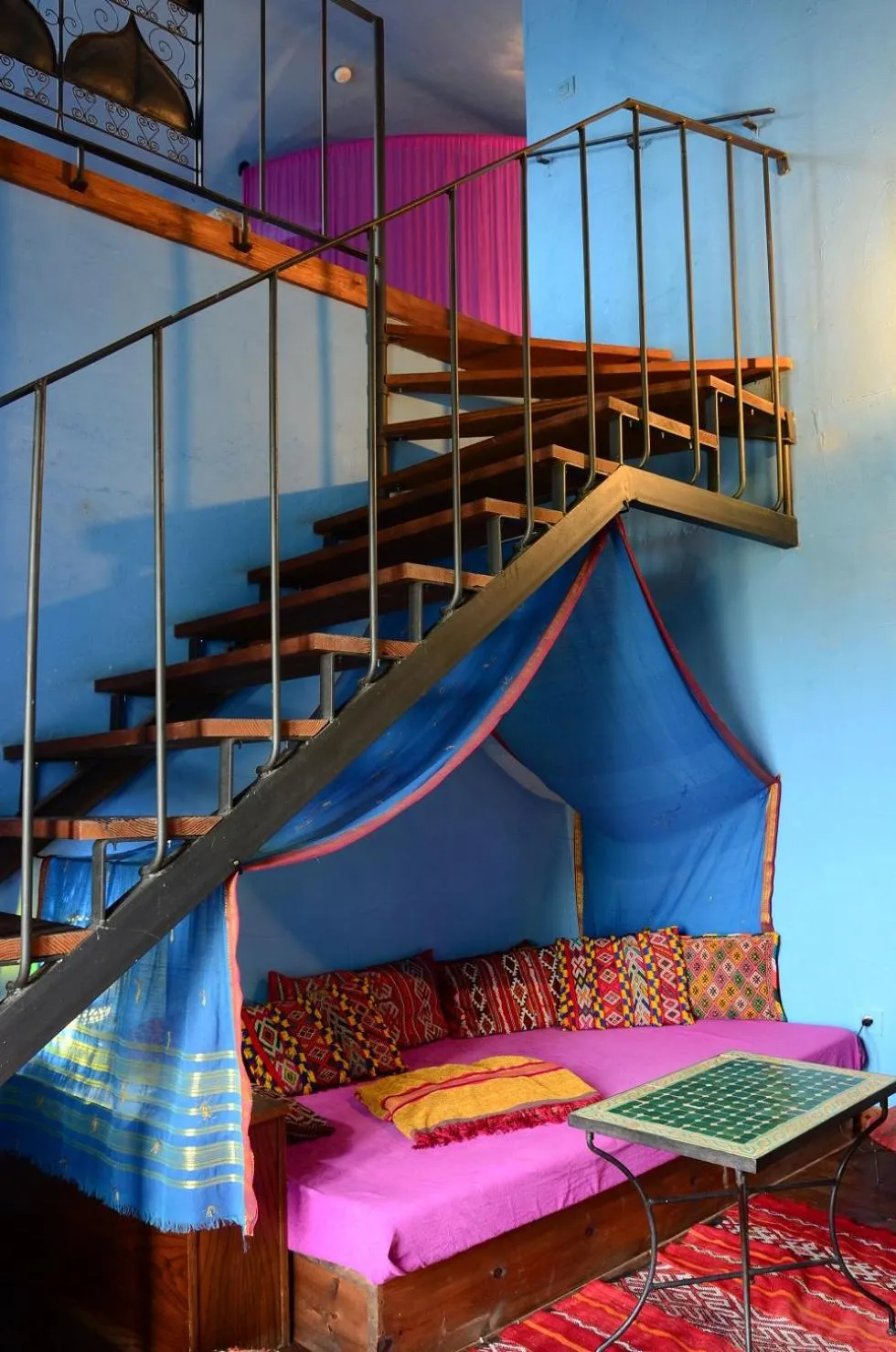 Living room, Bed in Hotel Alma de Romero