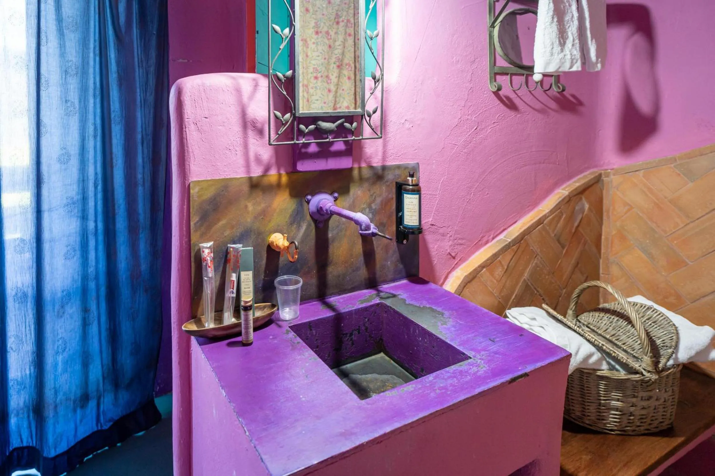 Bathroom in Hotel Alma de Romero