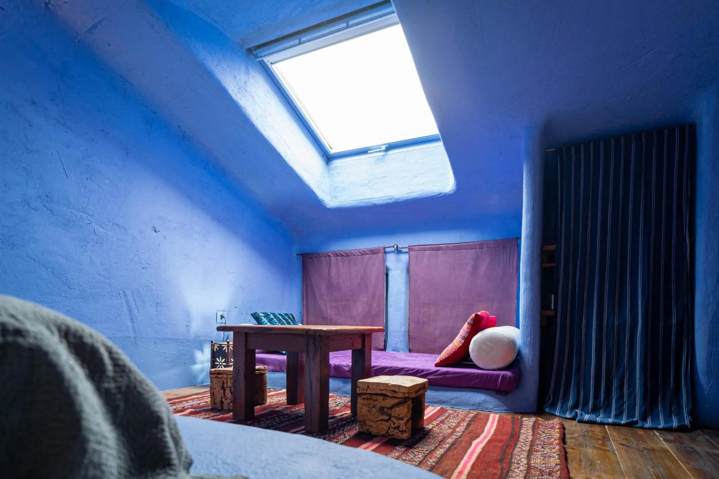 Living room, Bed in Hotel Alma de Romero