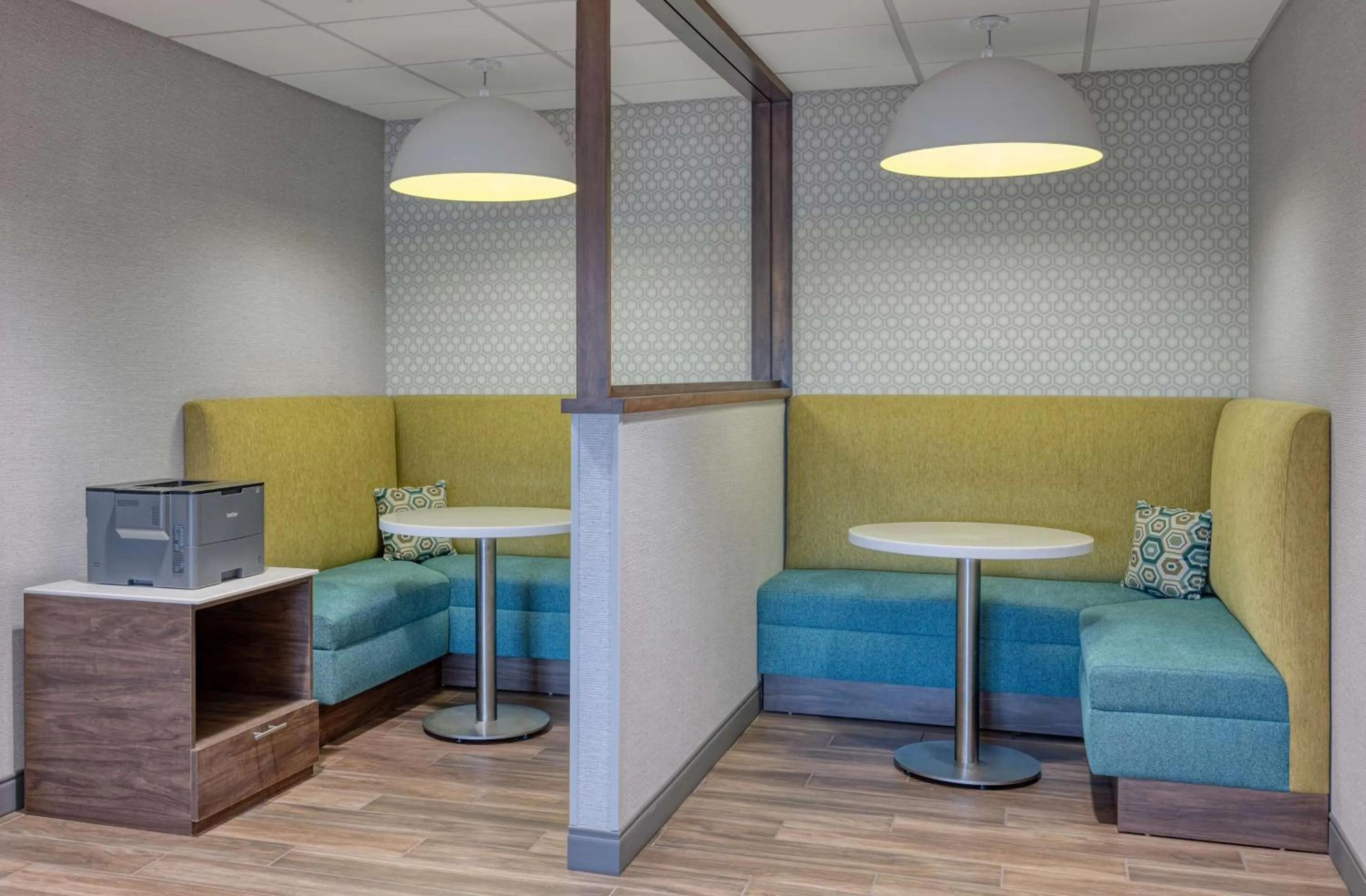 Lobby or reception in Hampton Inn Cleveland-Airport/Tiedeman Road