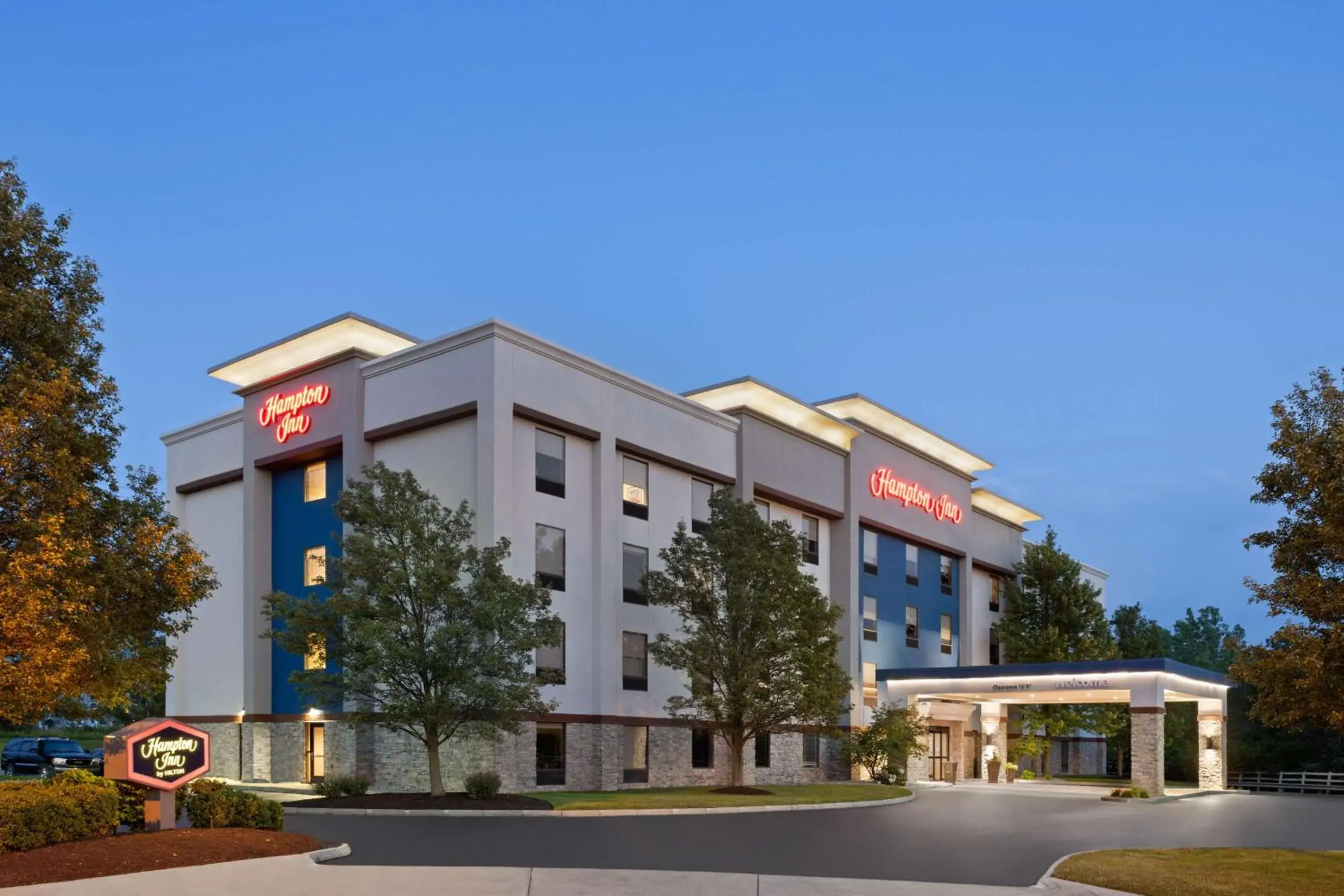 Property building in Hampton Inn Cleveland-Airport/Tiedeman Road Property building in Hampton Inn Cleveland-Airport/Tiedeman Road