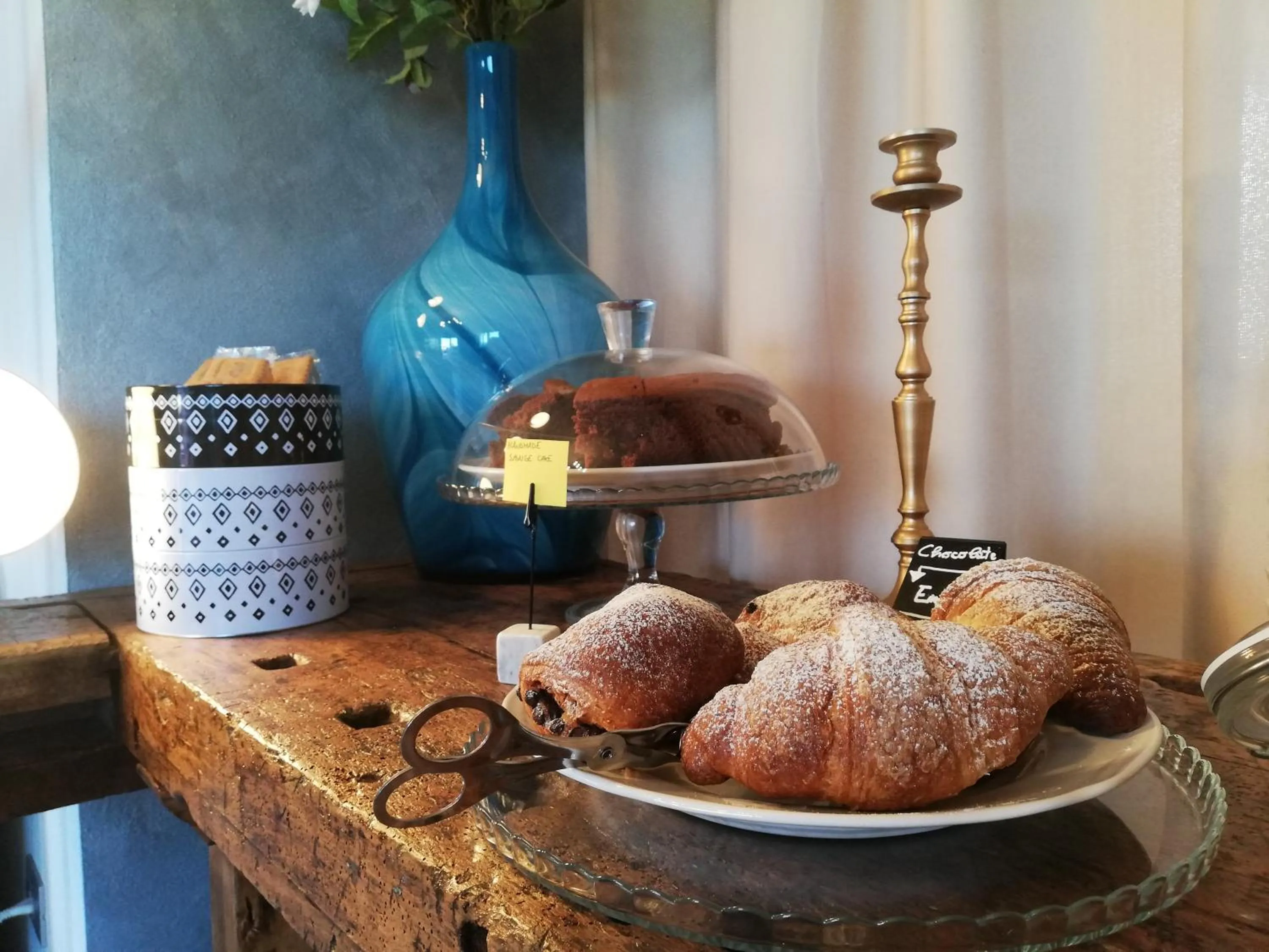 Food and drinks in B&B Villa Pelèr