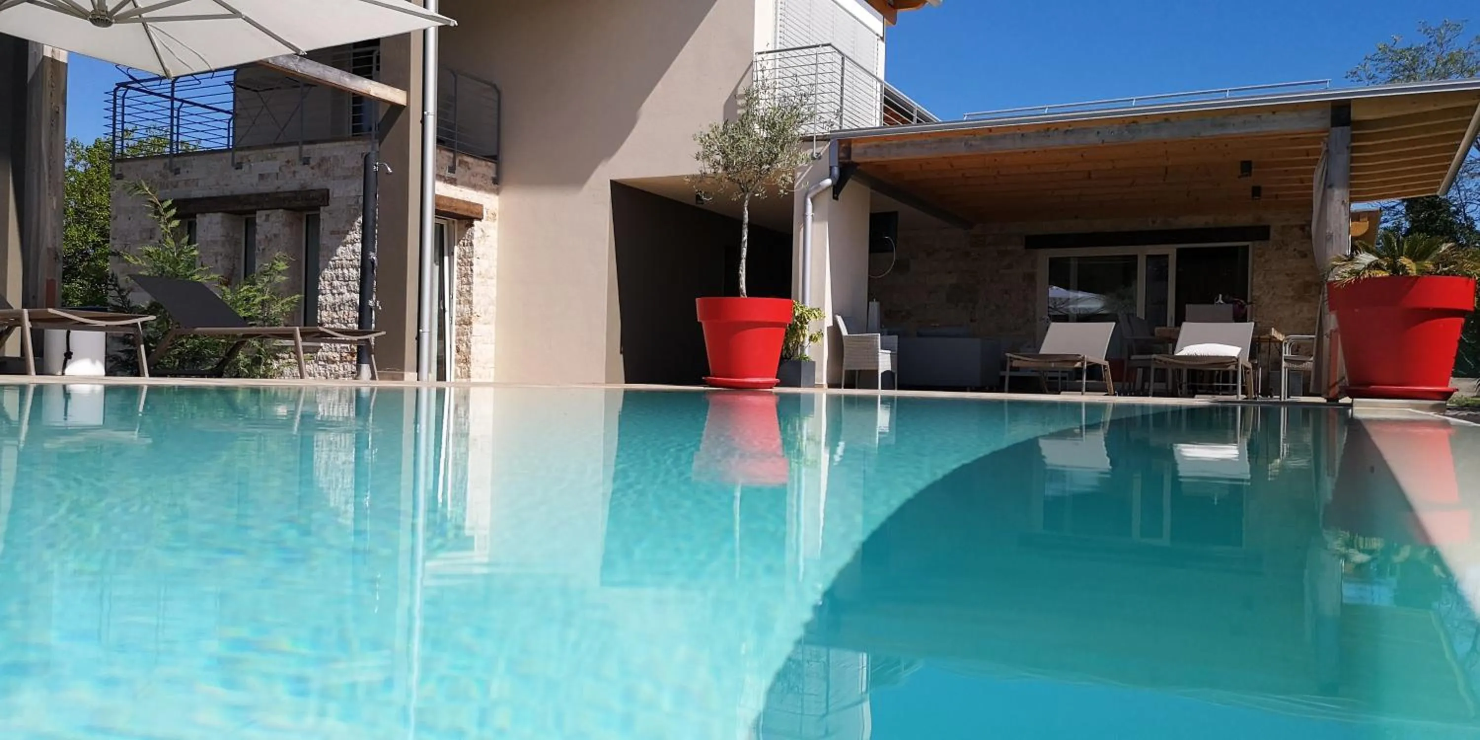 Property building in B&B Villa Pelèr