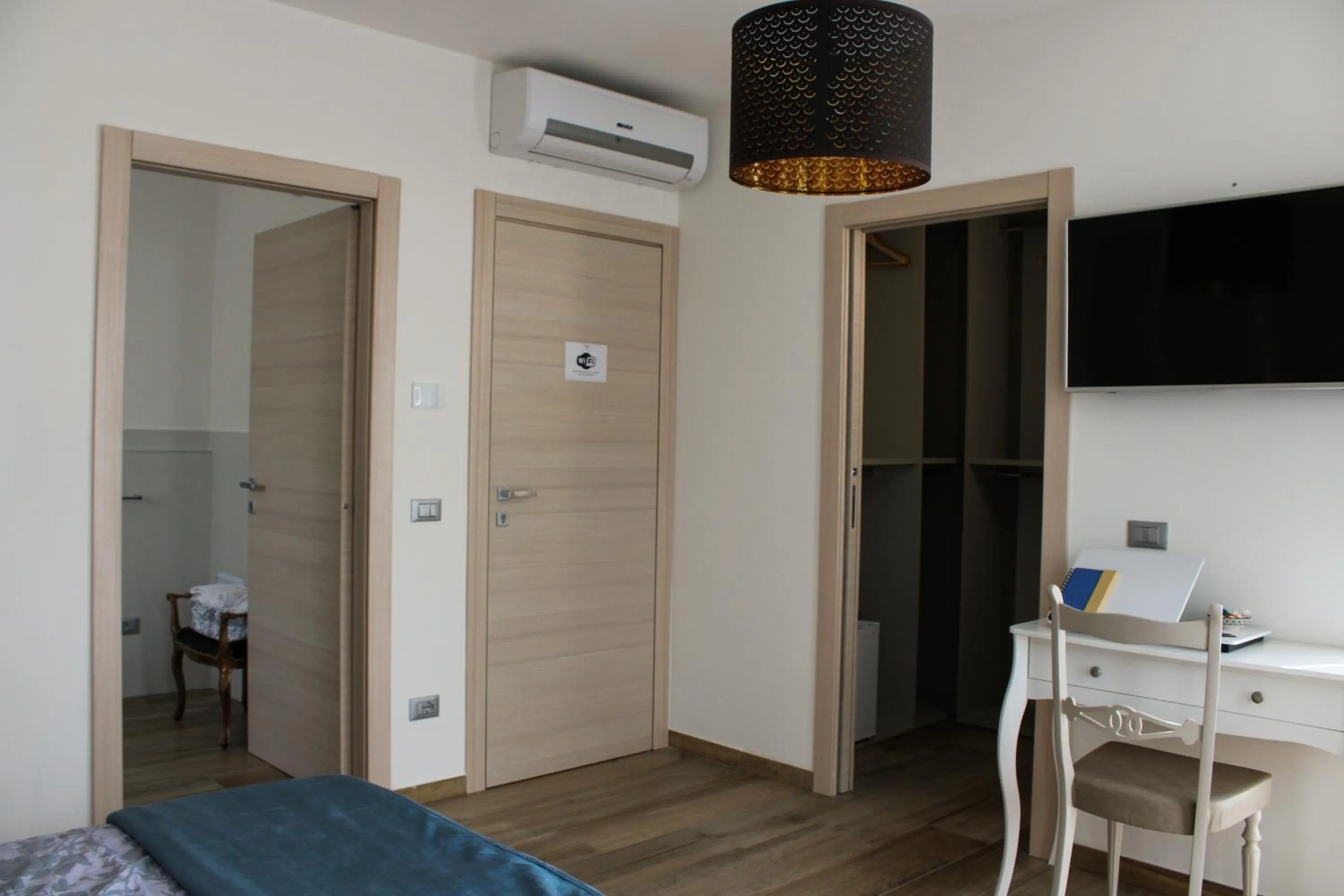 Photo of the whole room in B&B Villa Pelèr