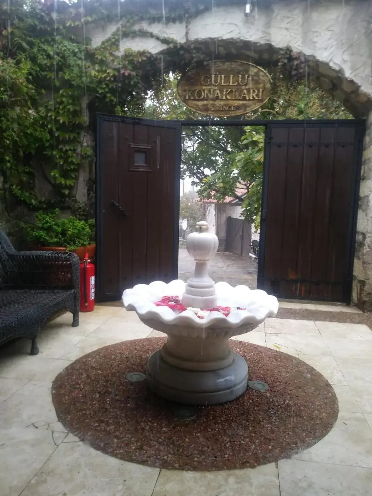 Facade/entrance in Gullu Konaklari Facade/entrance in Gullu Konaklari