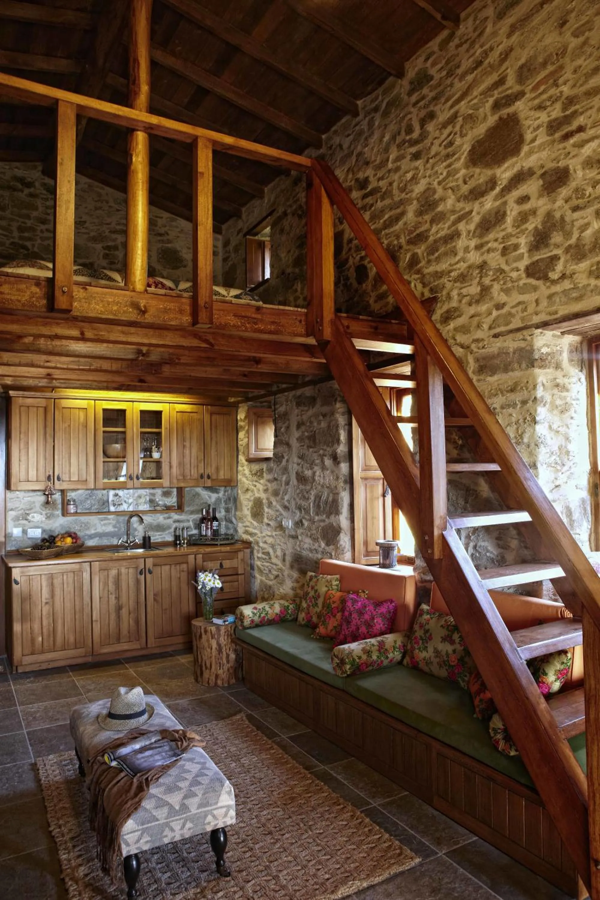 Decorative detail in Gullu Konaklari