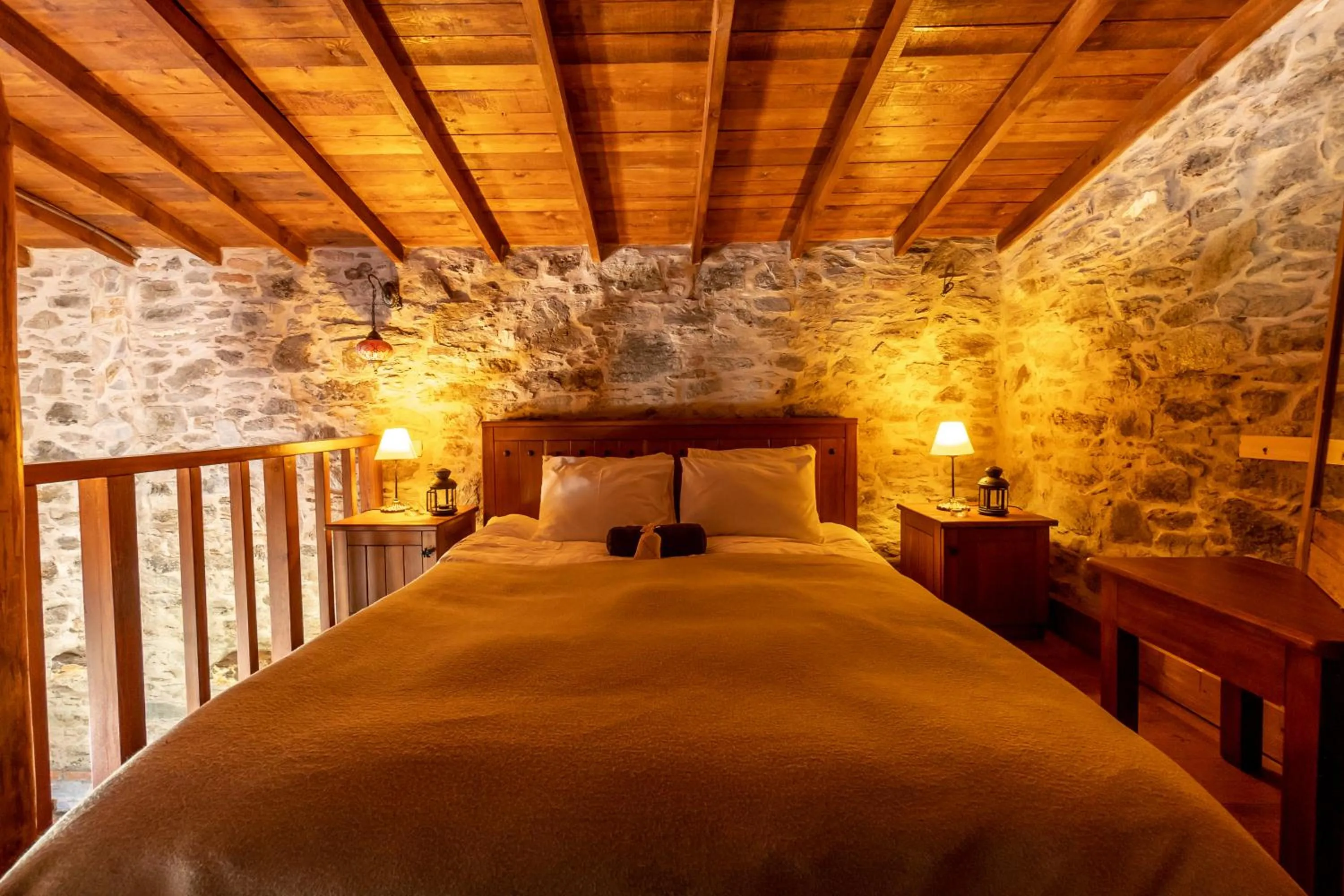 Bed in Gullu Konaklari