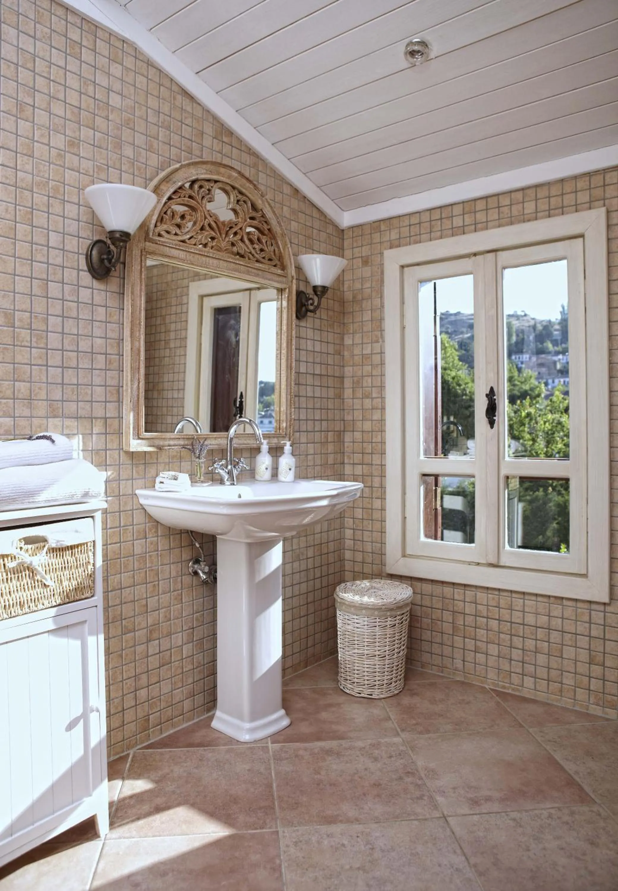 Shower in Gullu Konaklari