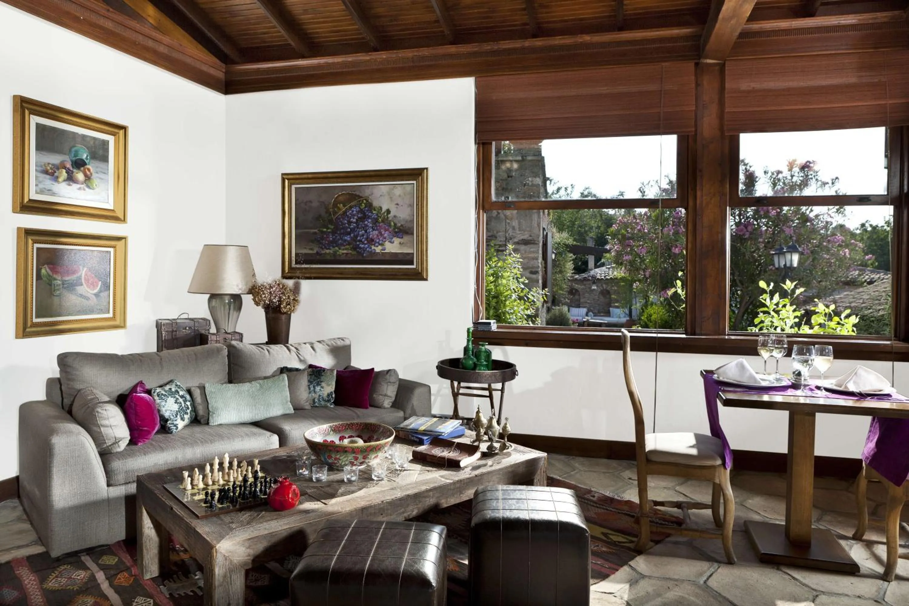 Living room in Gullu Konaklari