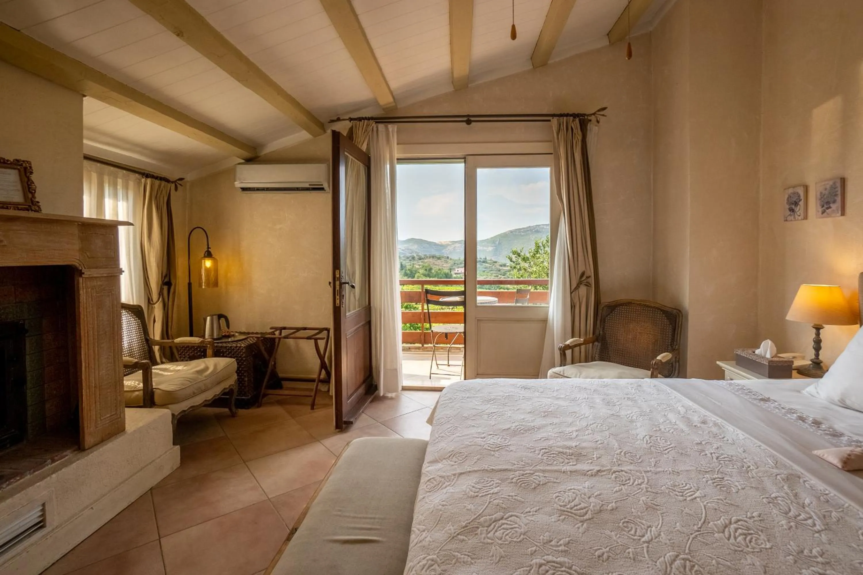 Bed in Gullu Konaklari