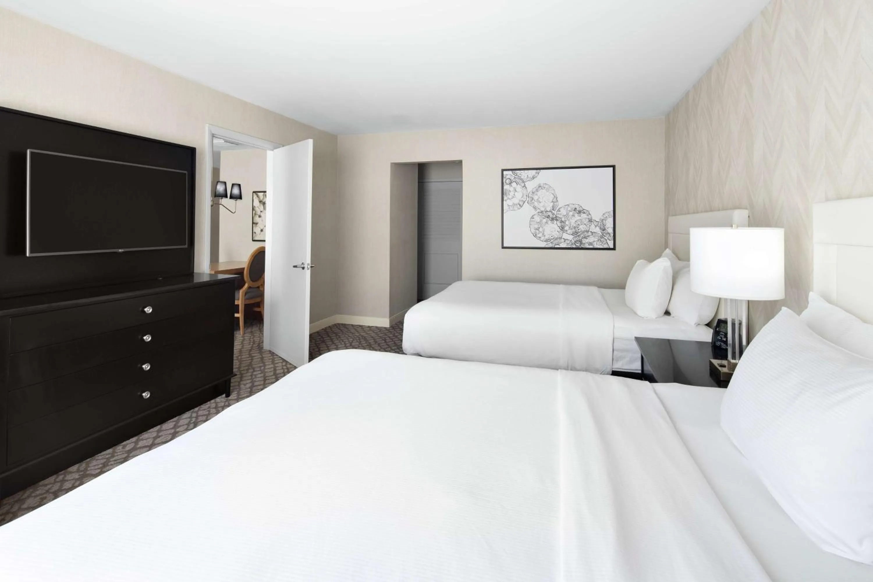 Bed in DoubleTree Suites by Hilton Charlotte/SouthPark