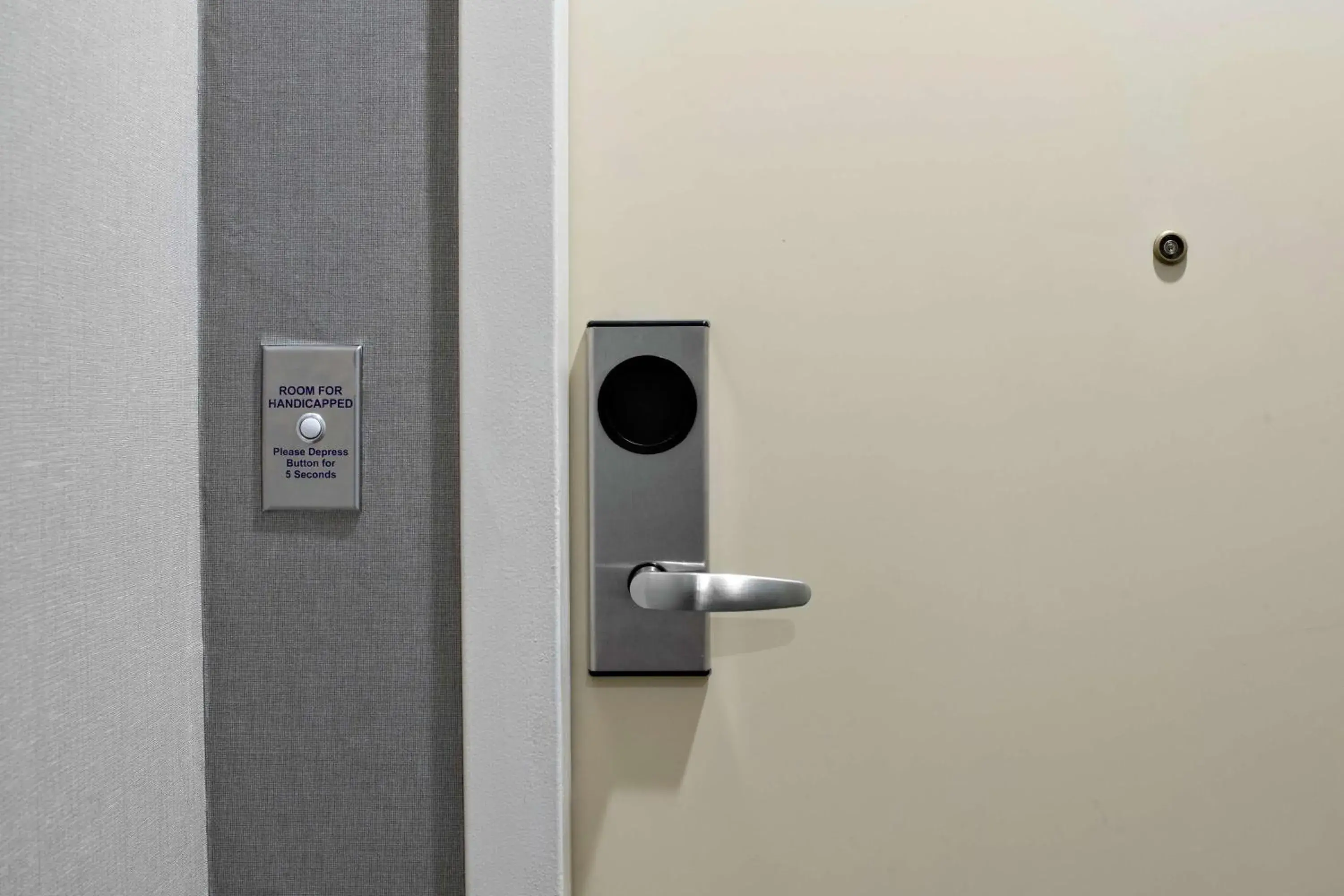 Bed in DoubleTree Suites by Hilton Charlotte/SouthPark Bed in DoubleTree Suites by Hilton Charlotte/SouthPark