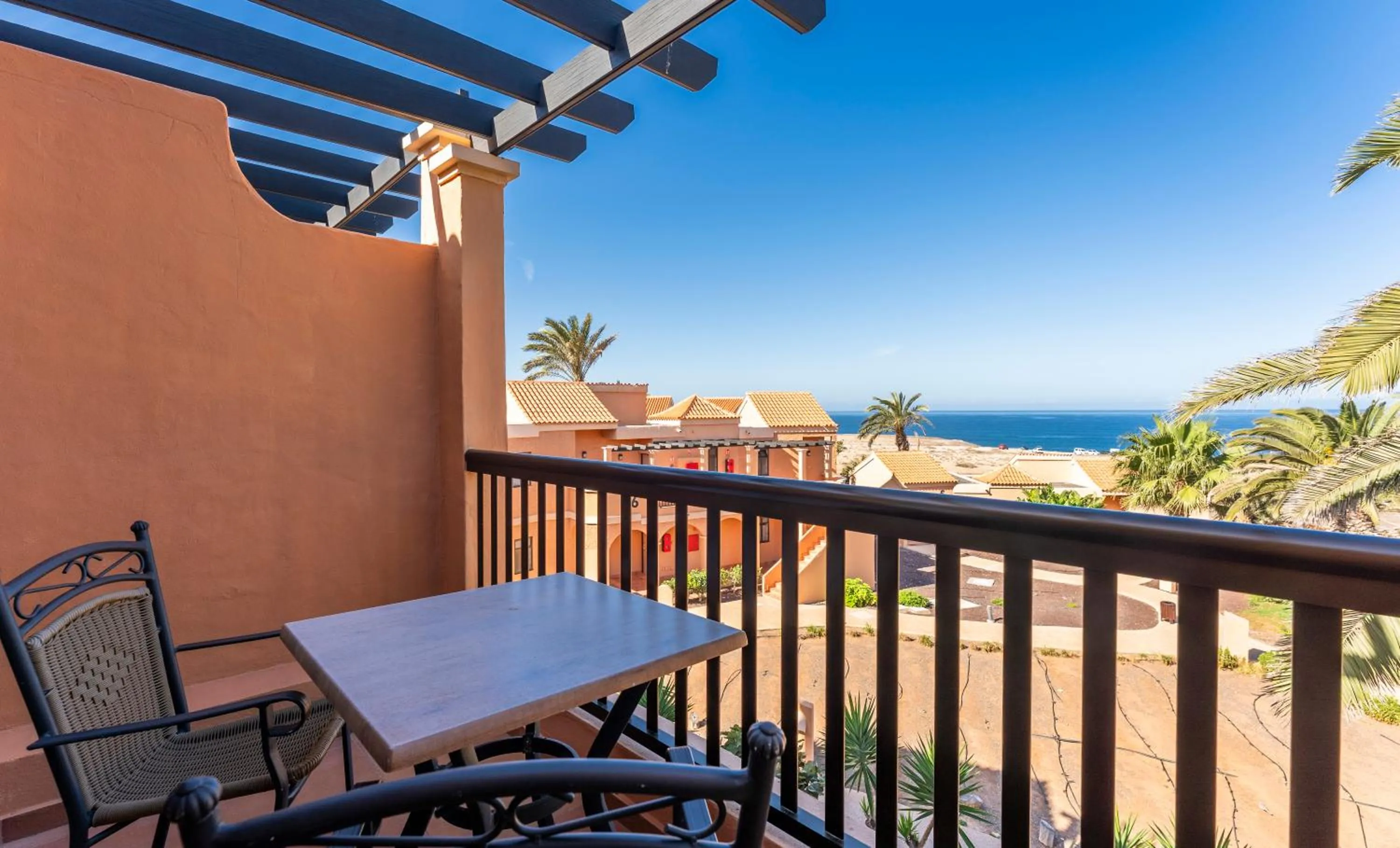 Day in Bakour Fuerteventura La Pared