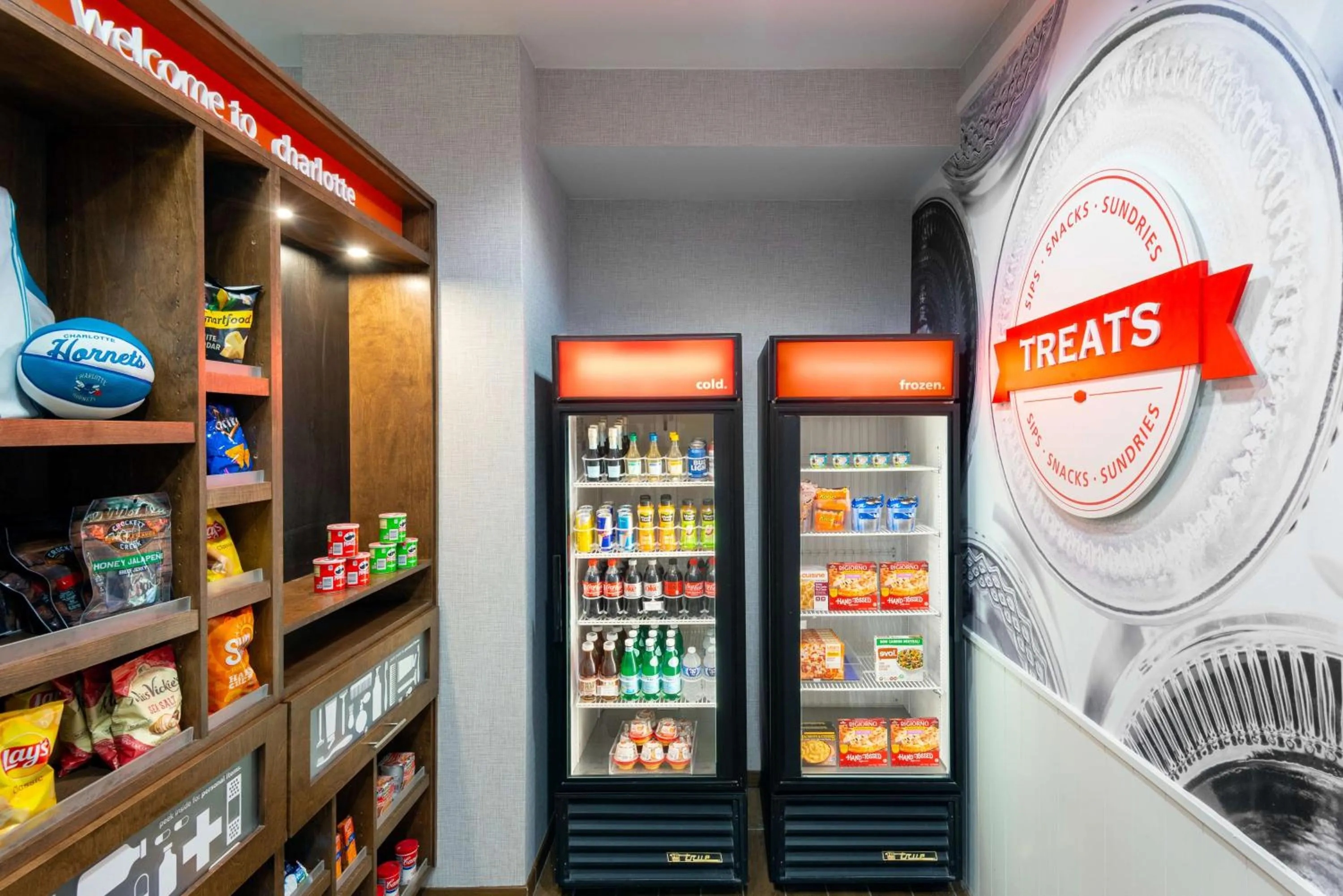 Restaurant/places to eat in Hampton Inn Charlotte Uptown