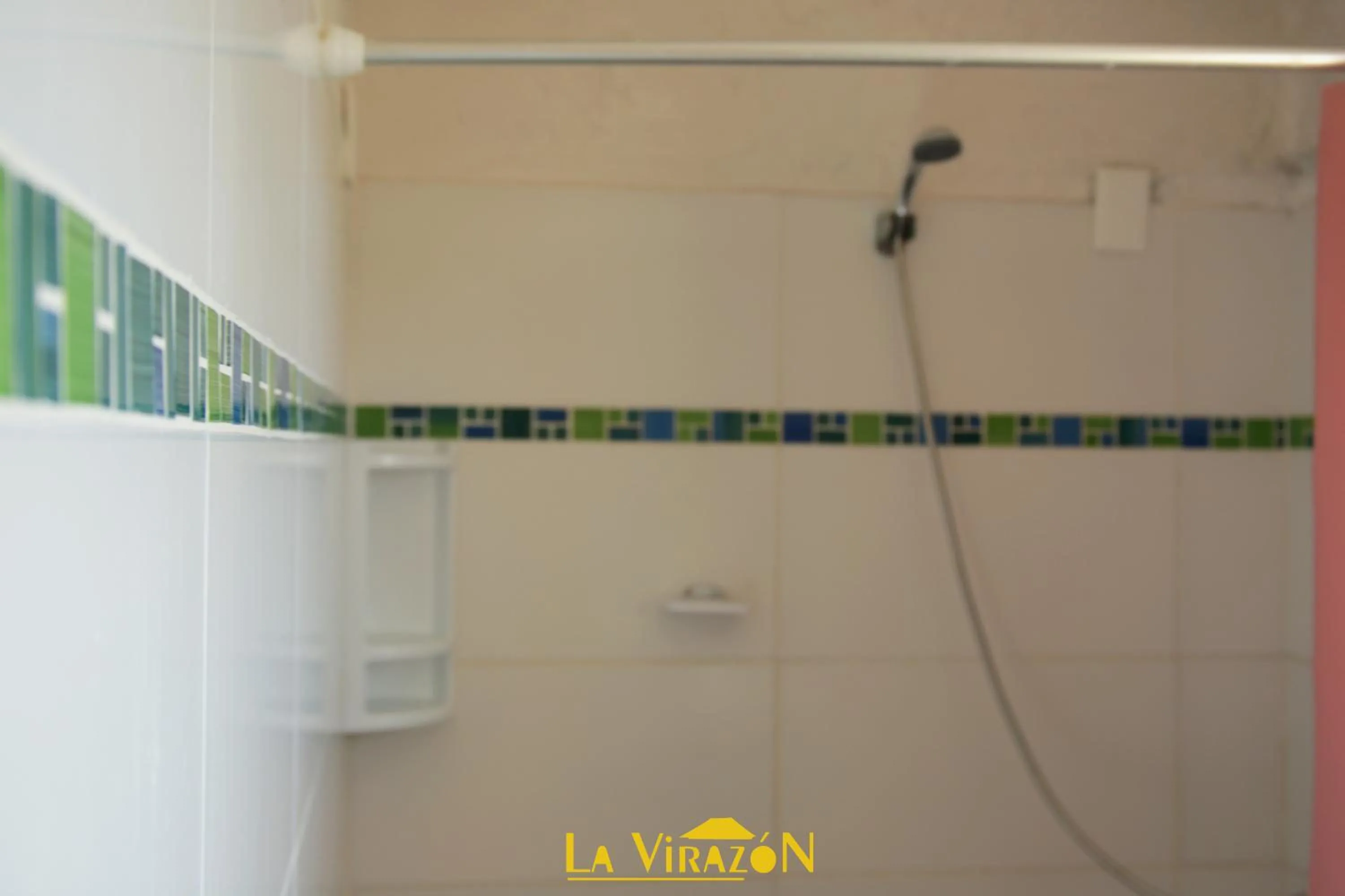 Shower in Hostal La Virazón
