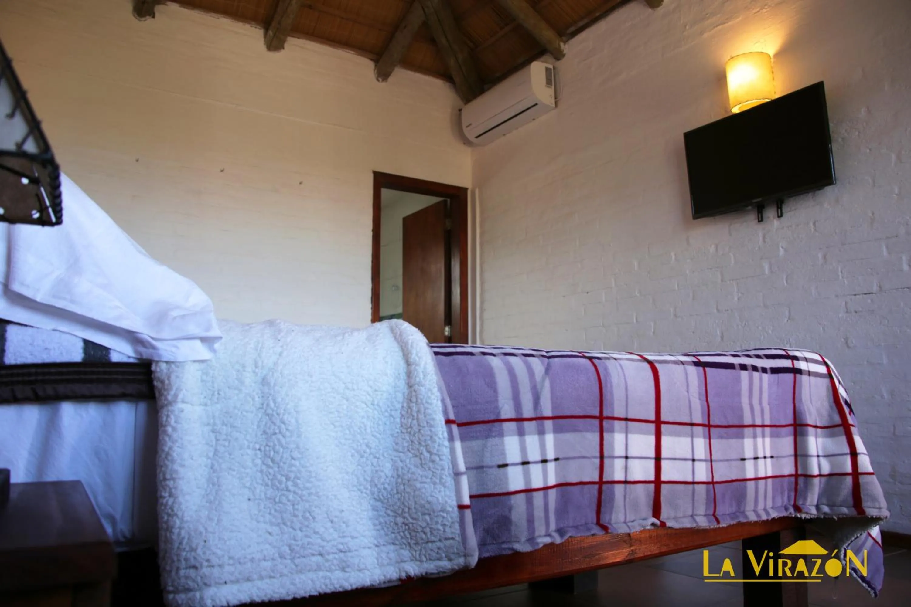 TV and multimedia, Bed in Hostal La Virazón