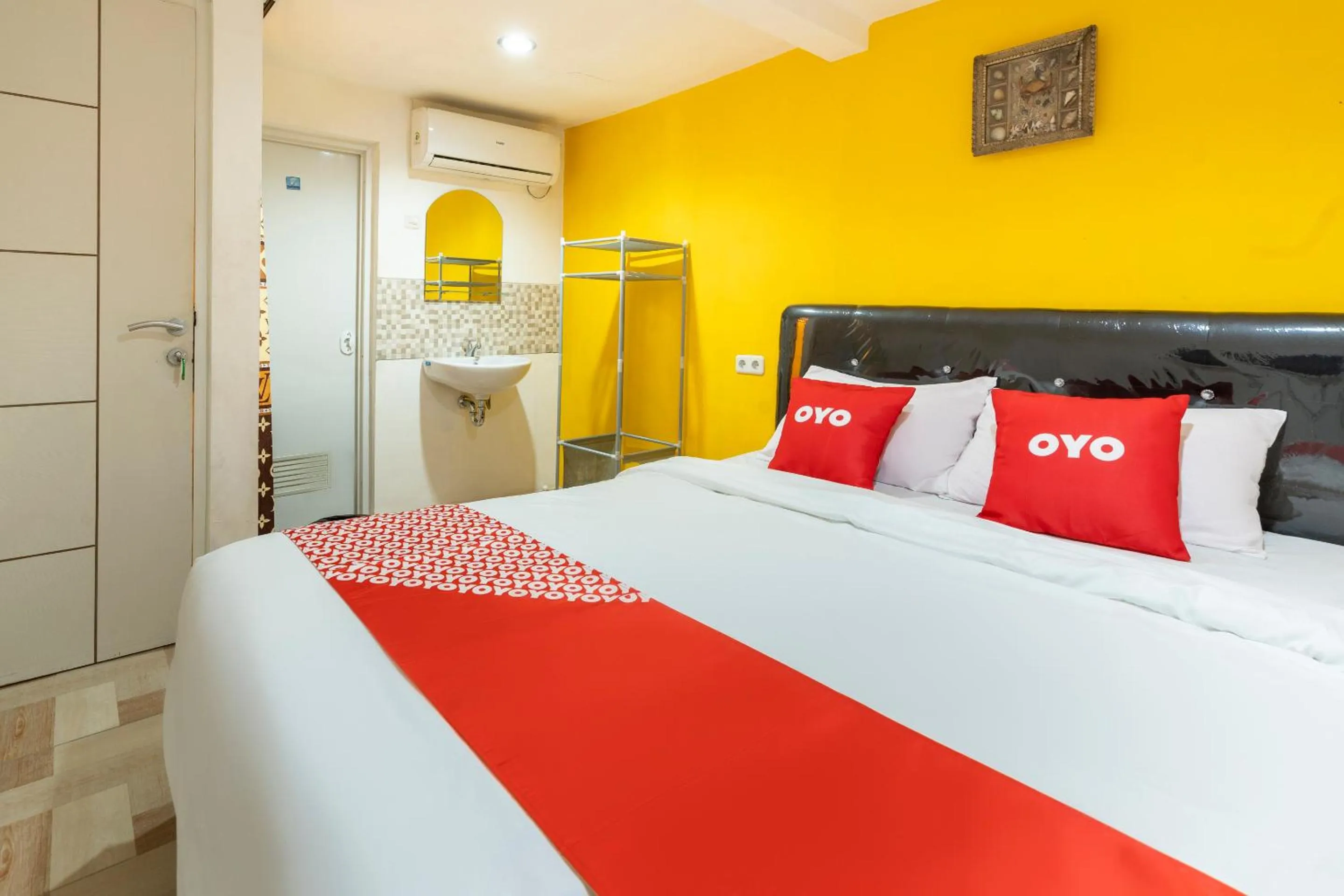 Bedroom, Room Photo in OYO 3782 Gunung Anyar