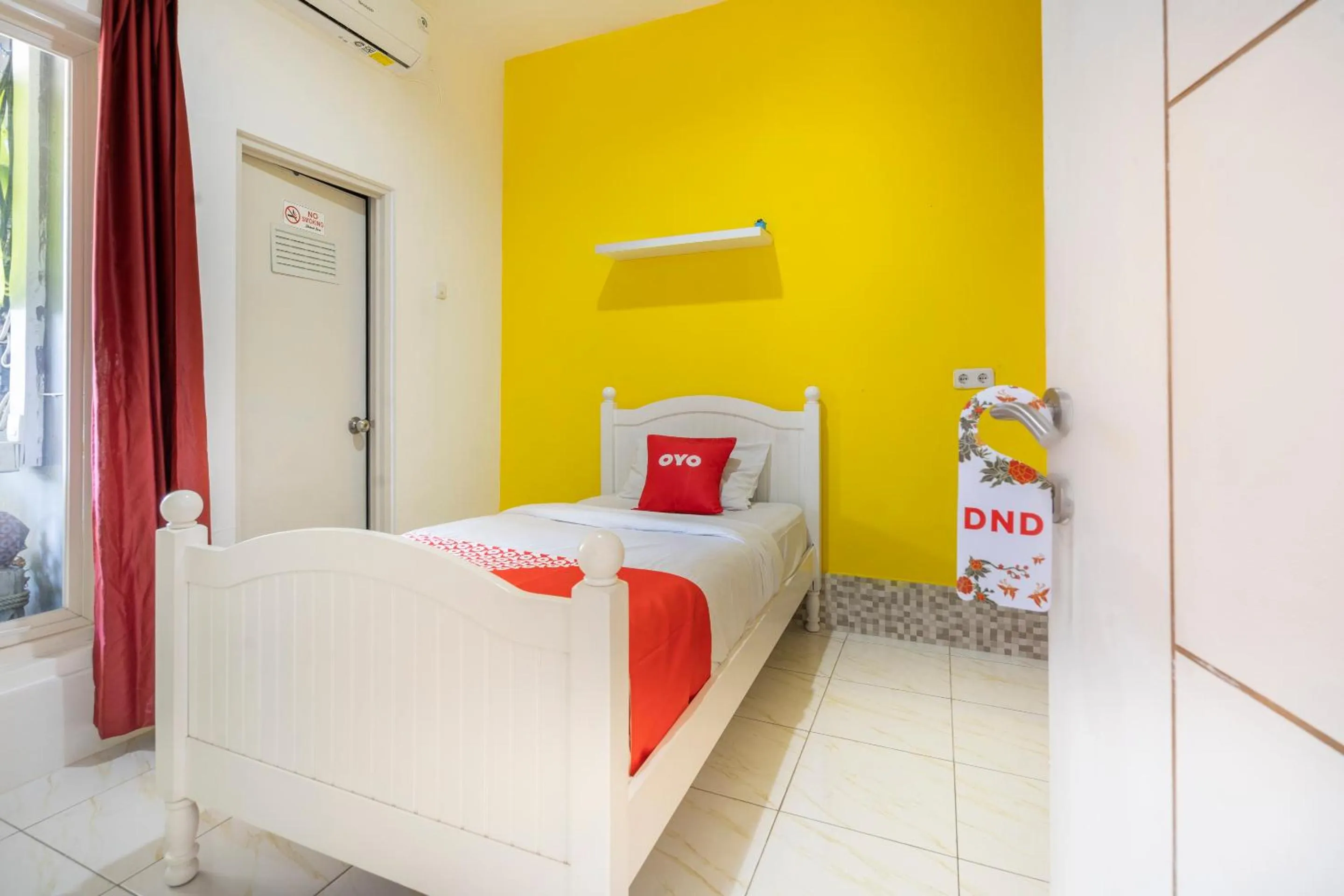 Bedroom, Room Photo in OYO 3782 Gunung Anyar