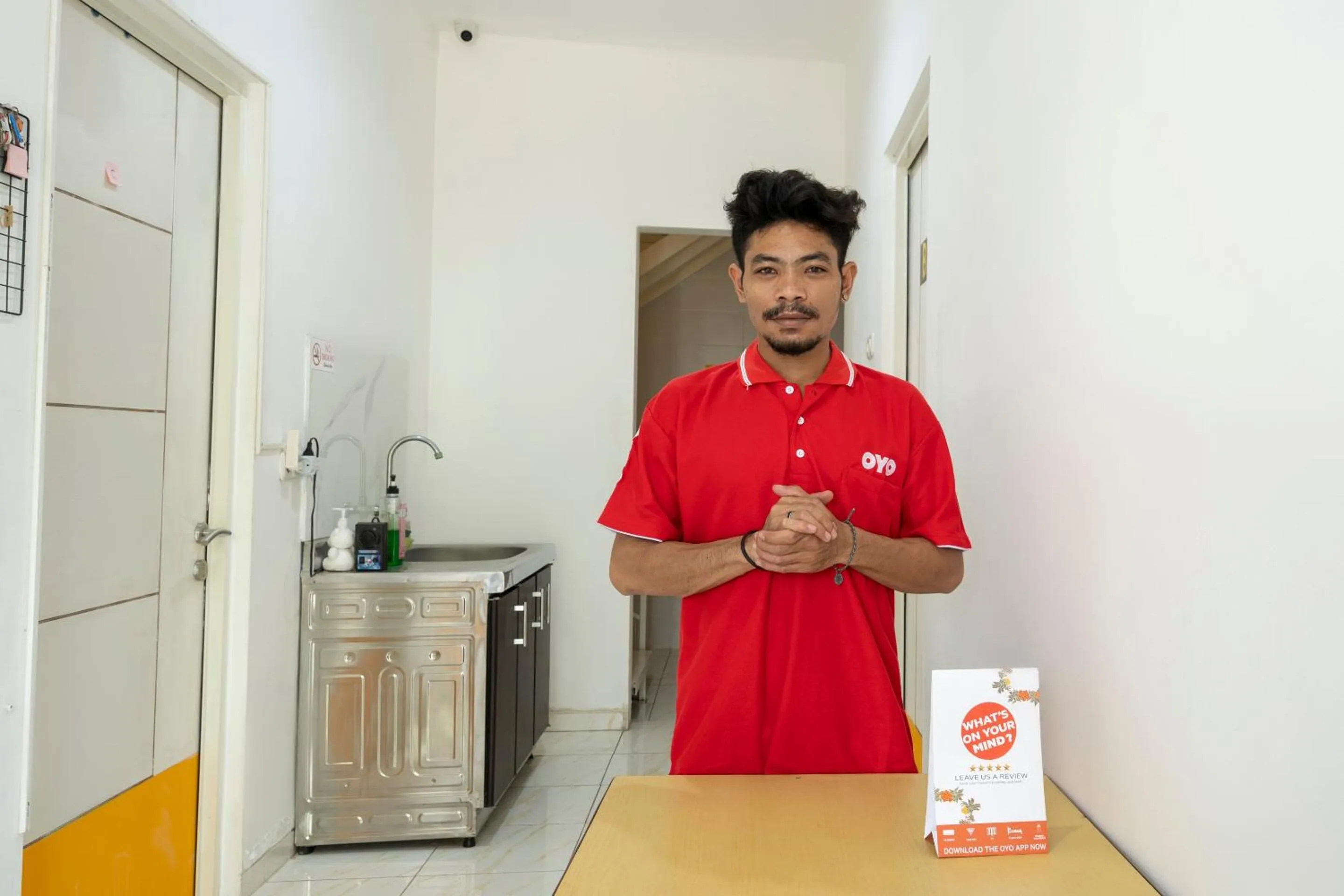 Lobby or reception, Kitchen/Kitchenette in OYO 3782 Gunung Anyar