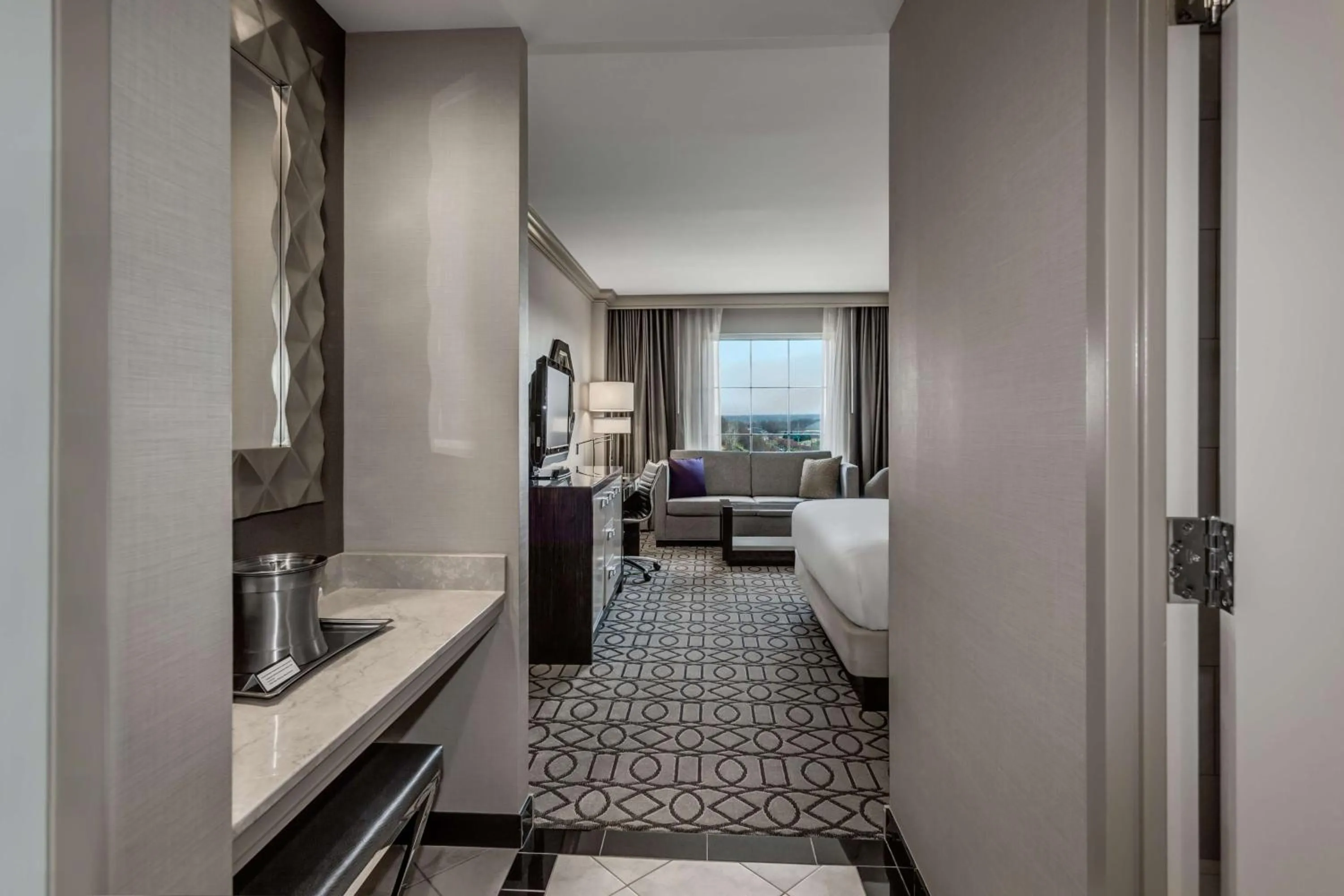 Bed in Hilton Columbus at Easton