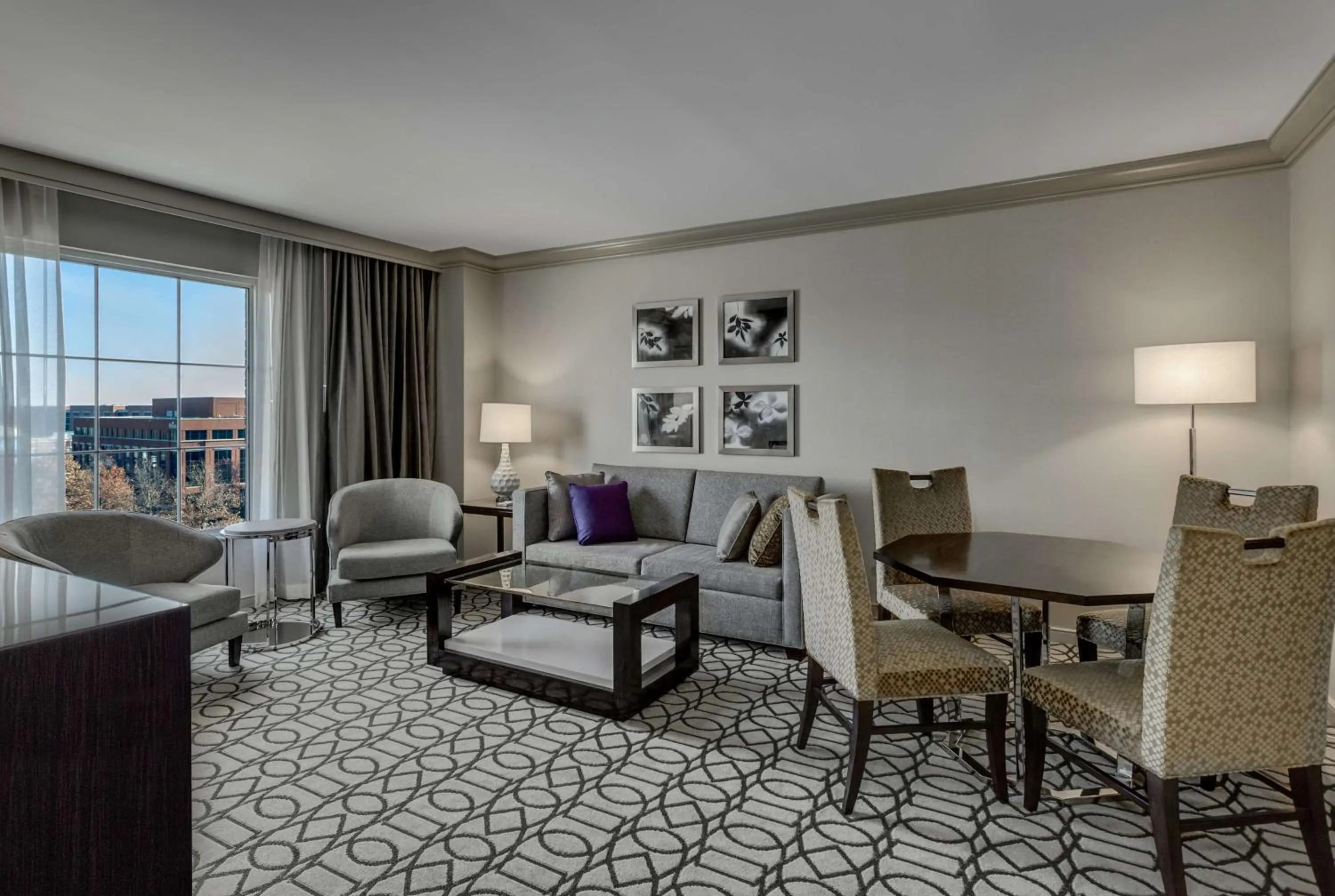 Living room in Hilton Columbus at Easton