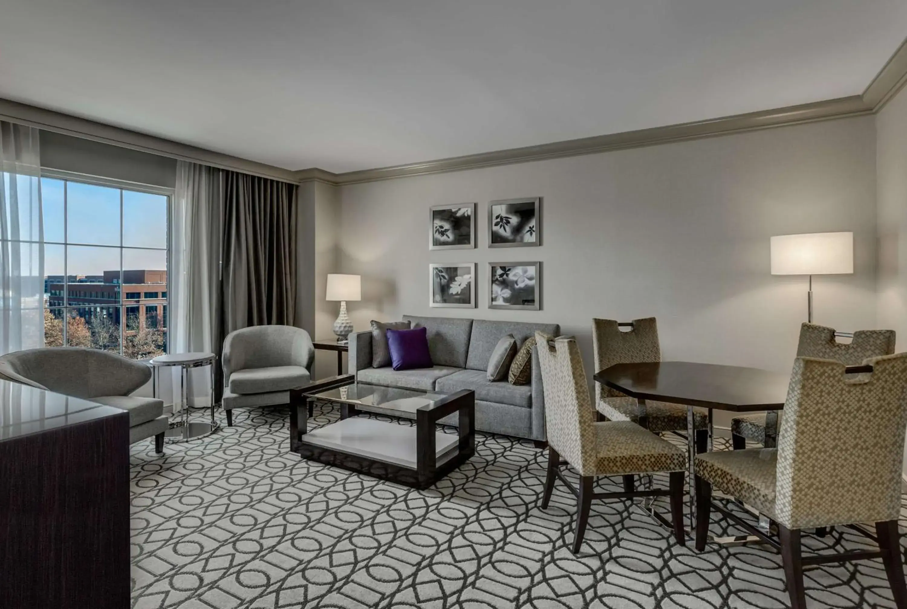 Living room in Hilton Columbus at Easton Living room in Hilton Columbus at Easton