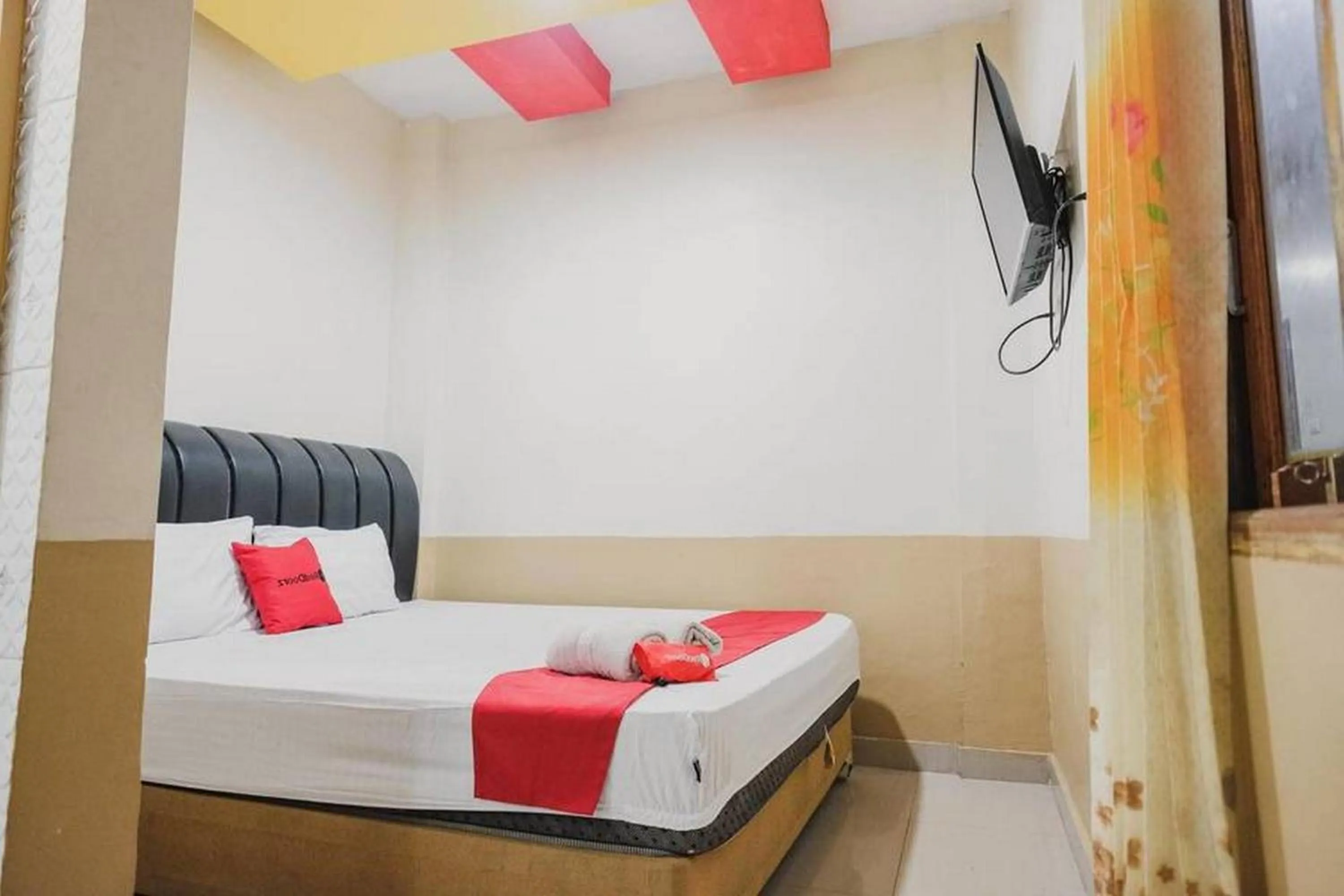 Bed in RedDoorz @ Jalan STM Medan