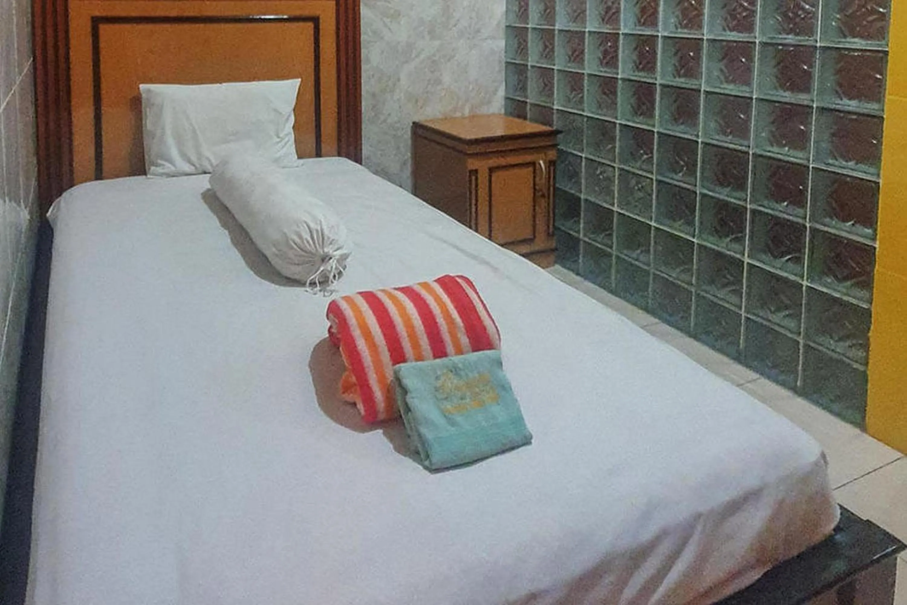 Bed in Homestay Gayatri Sawojajar near Univ Negeri Malang Kampus 2 Mitra RedDoorz