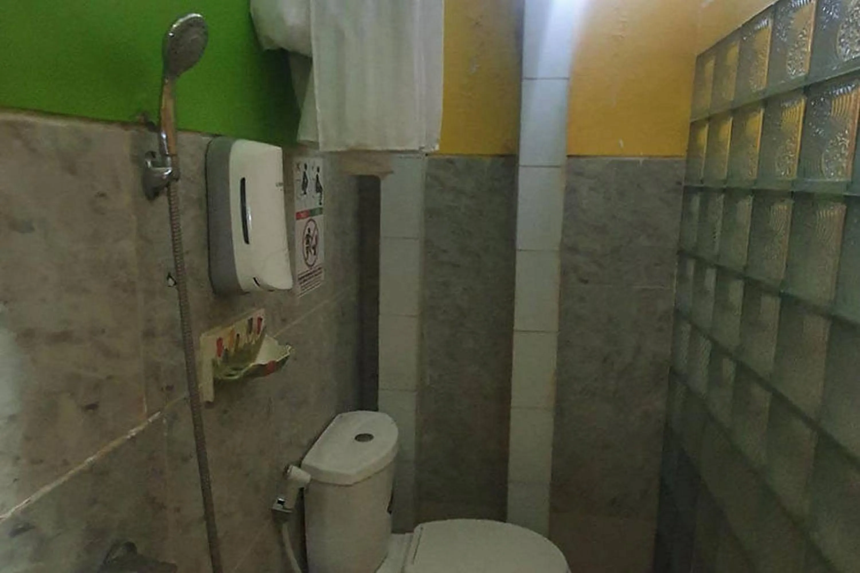 Homestay Gayatri Sawojajar near Univ Negeri Malang Kampus 2 Mitra RedDoorz