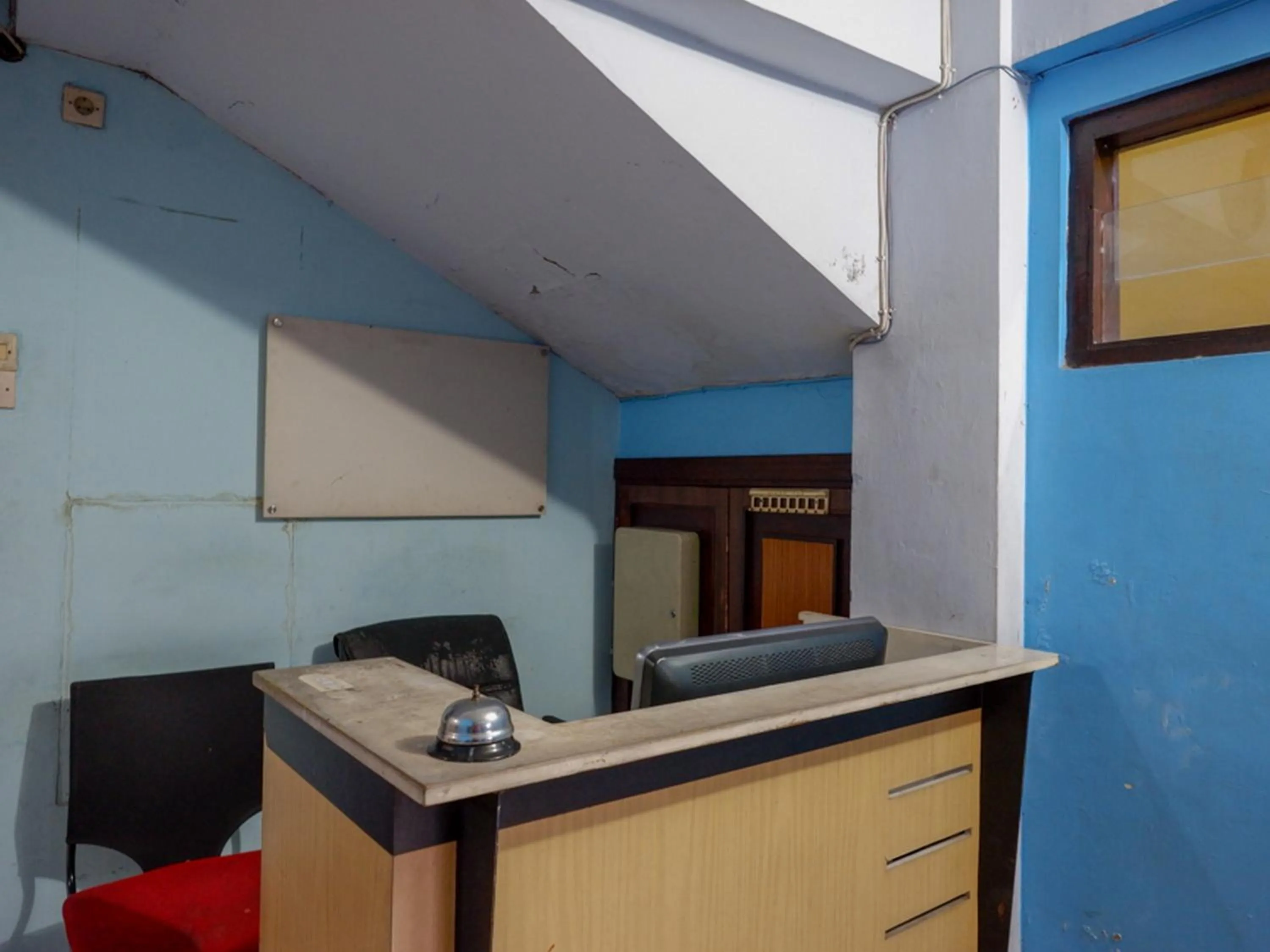 Lobby or reception in Pineapple Mansion Solo Mitra RedDoorz near RS JIH Solo