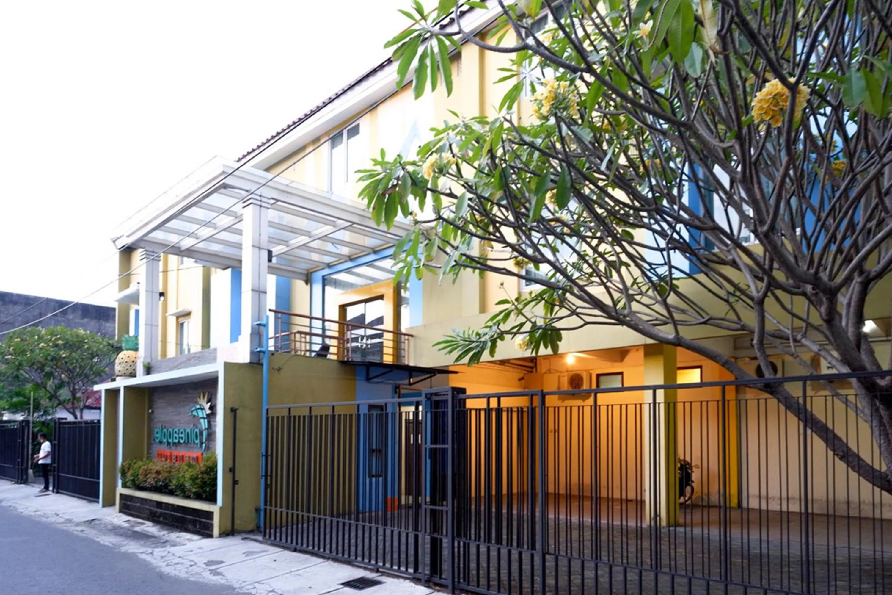 Property building in Pineapple Mansion Solo Mitra RedDoorz near RS JIH Solo