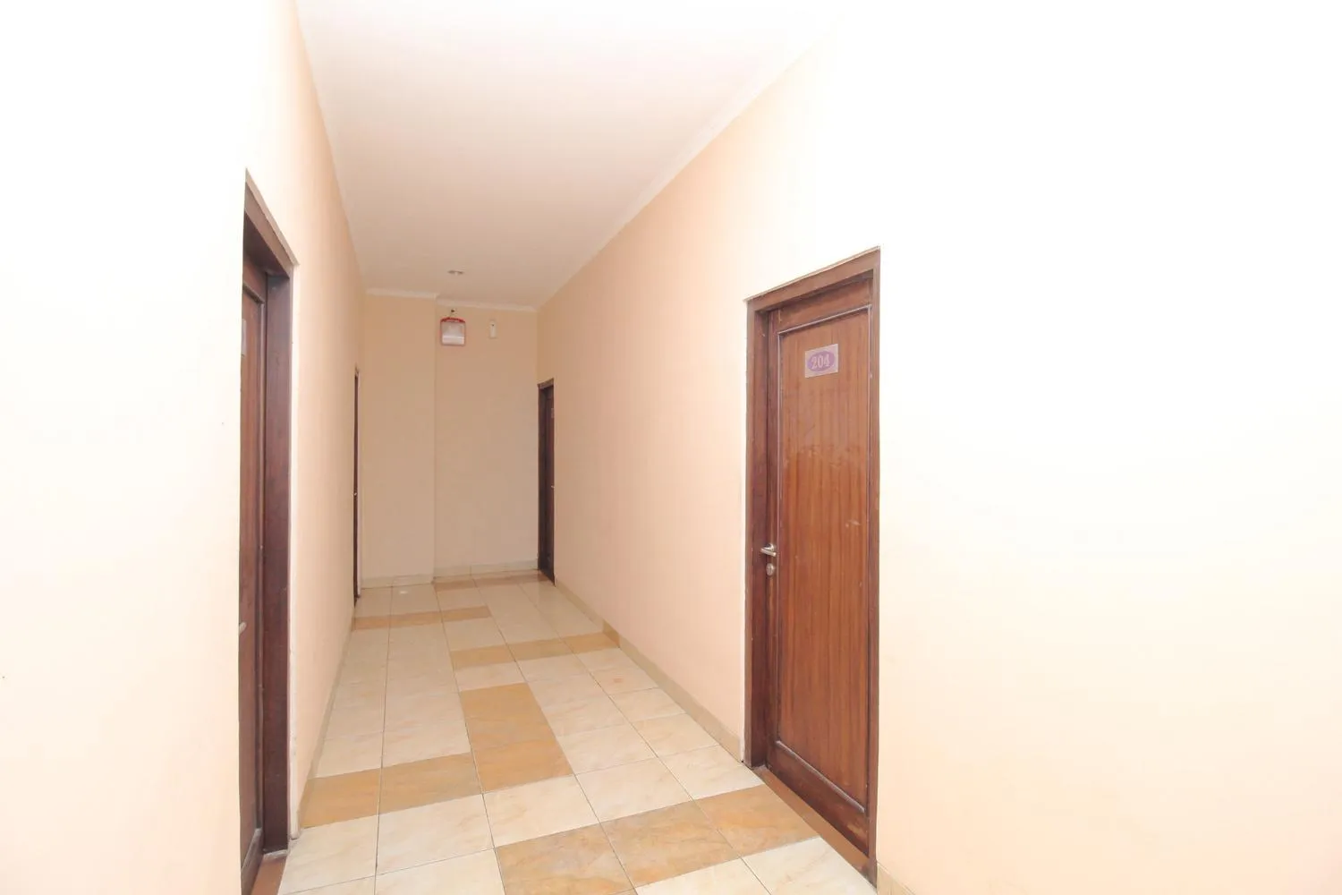 Property building in Pineapple Mansion Solo Mitra RedDoorz near RS JIH Solo